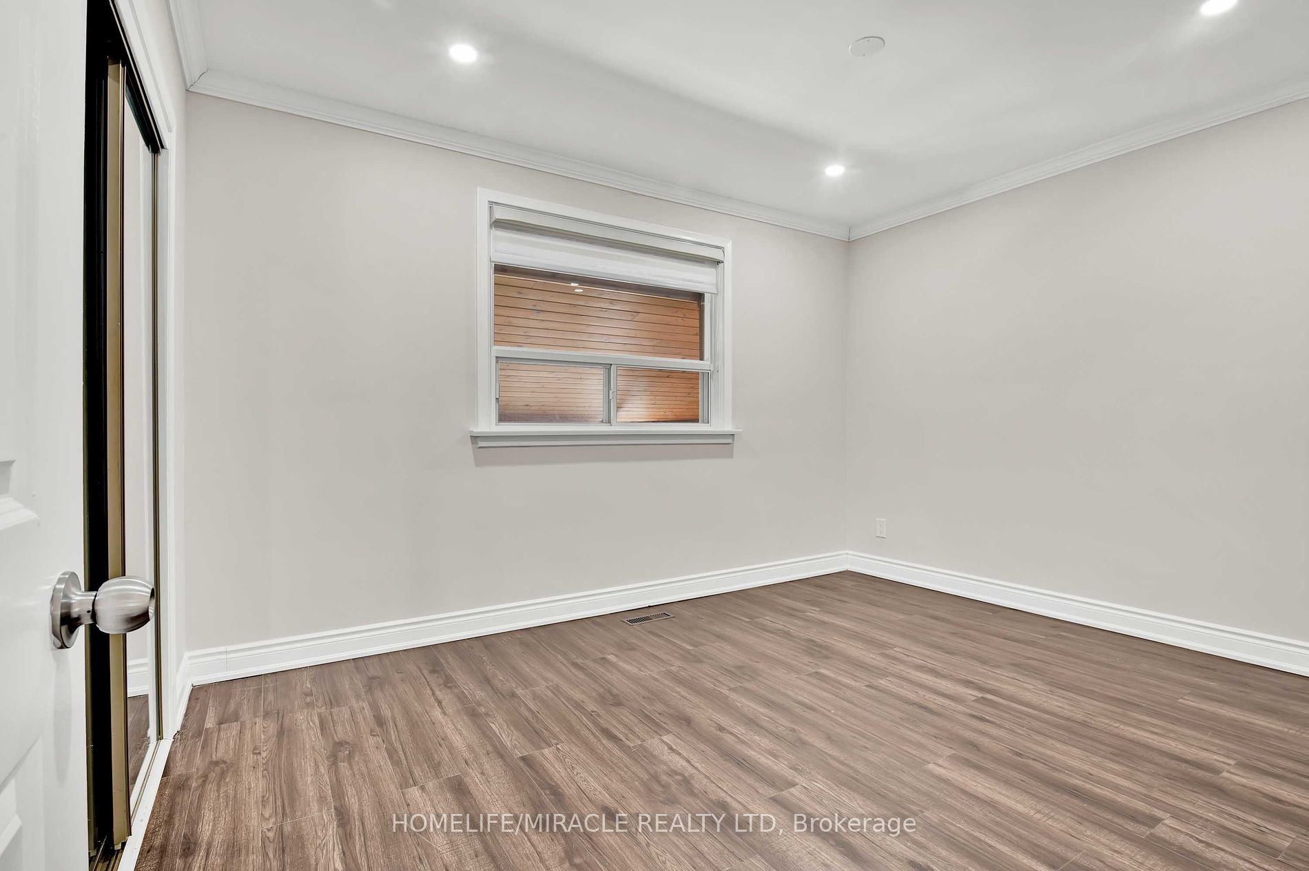 211 Norfolk Avenue