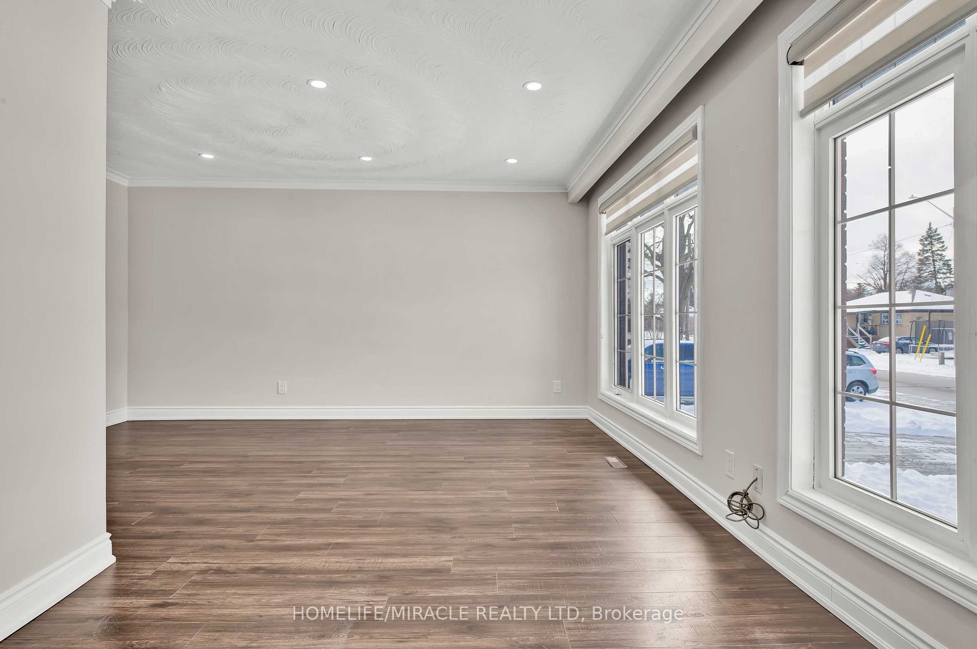 211 Norfolk Avenue