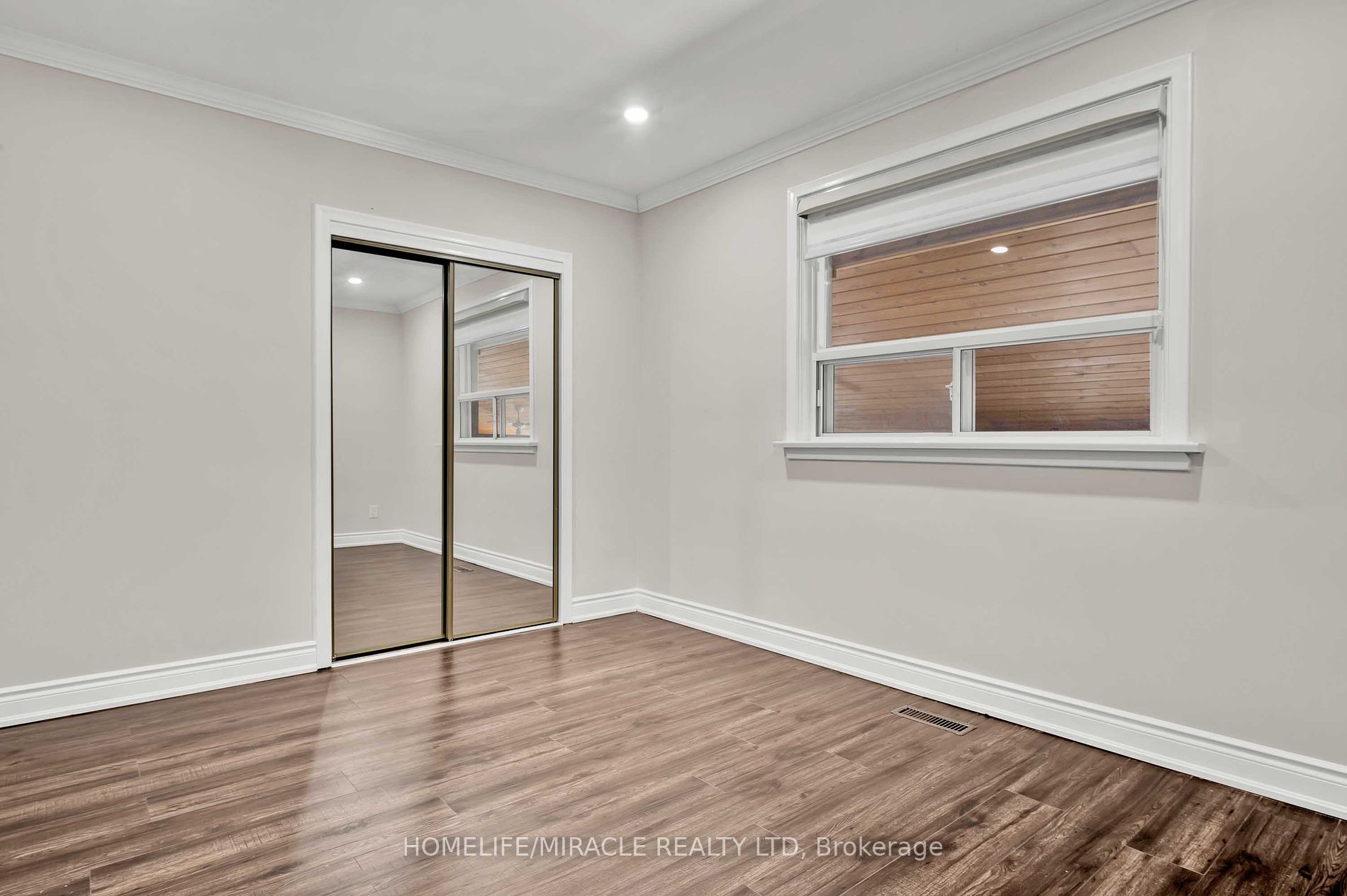 211 Norfolk Avenue