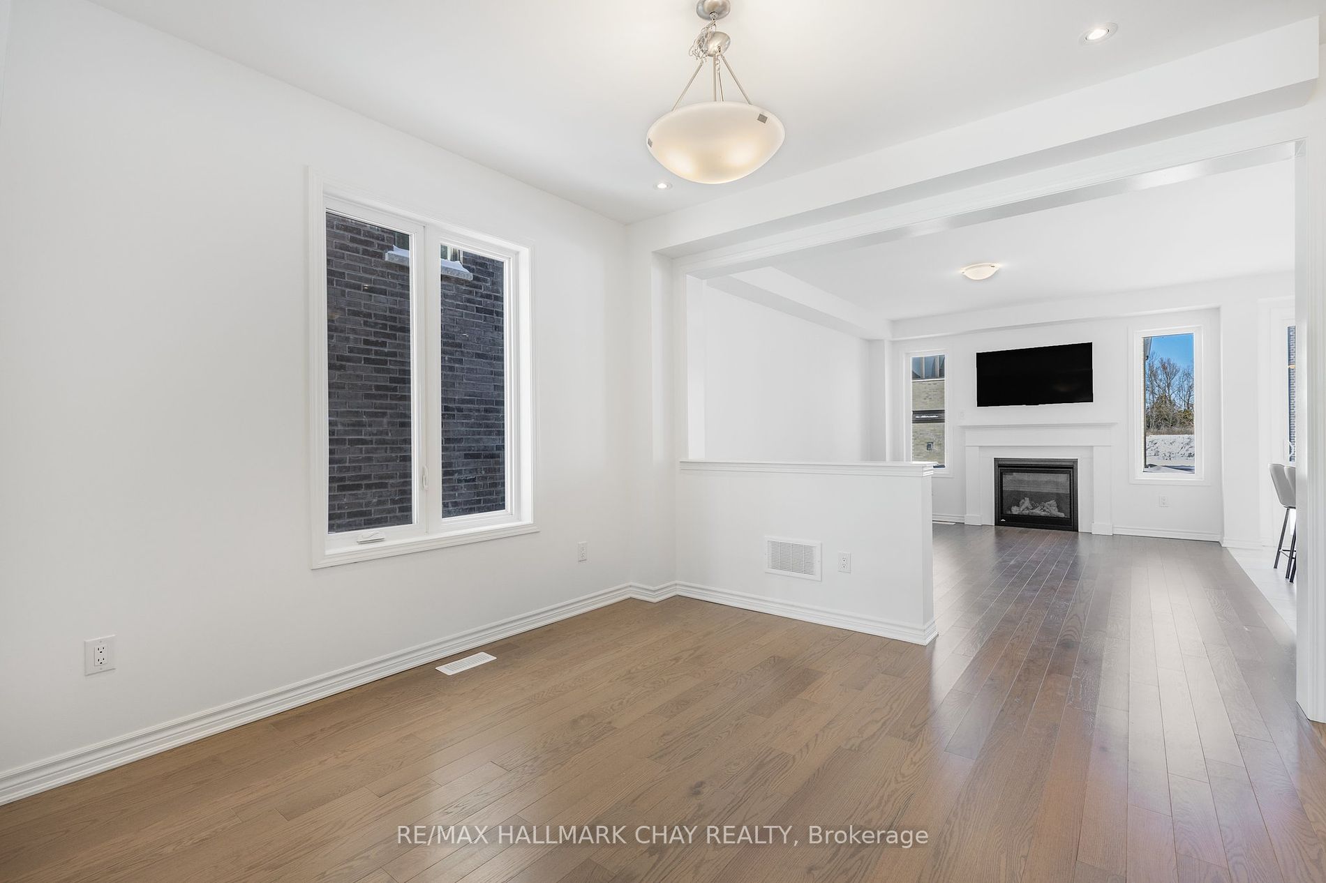 720 Mika St