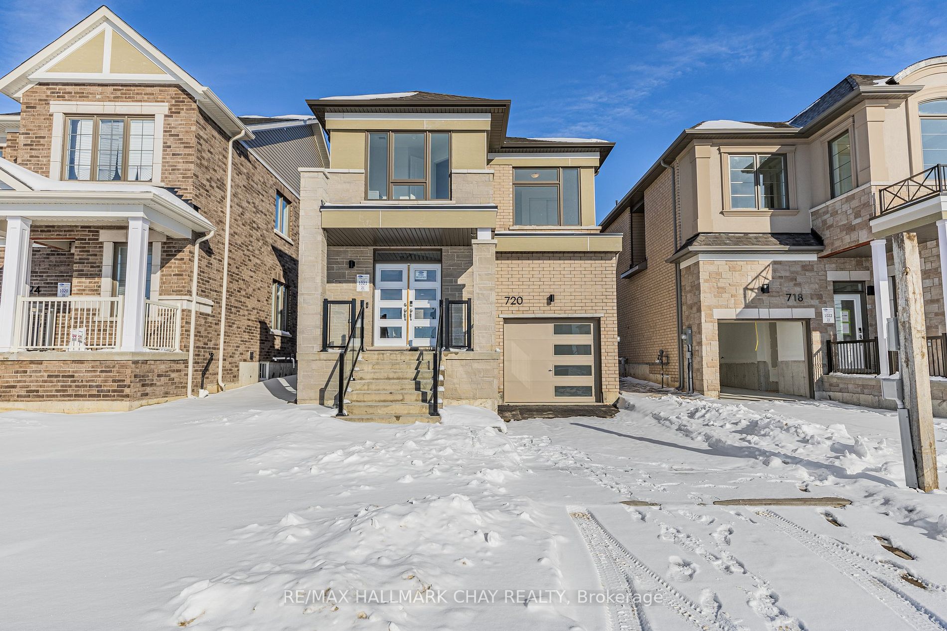 720 Mika St