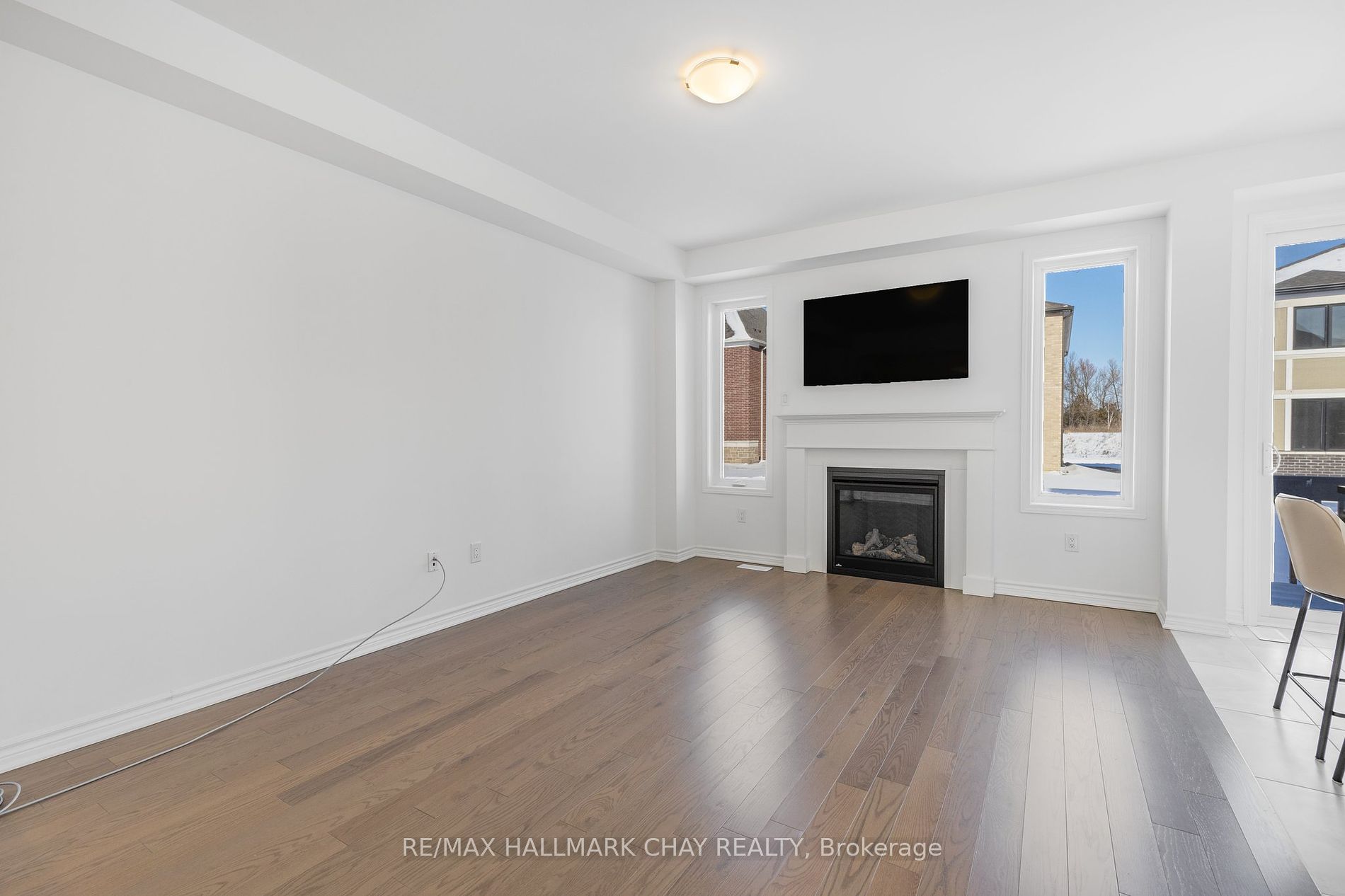 720 Mika St