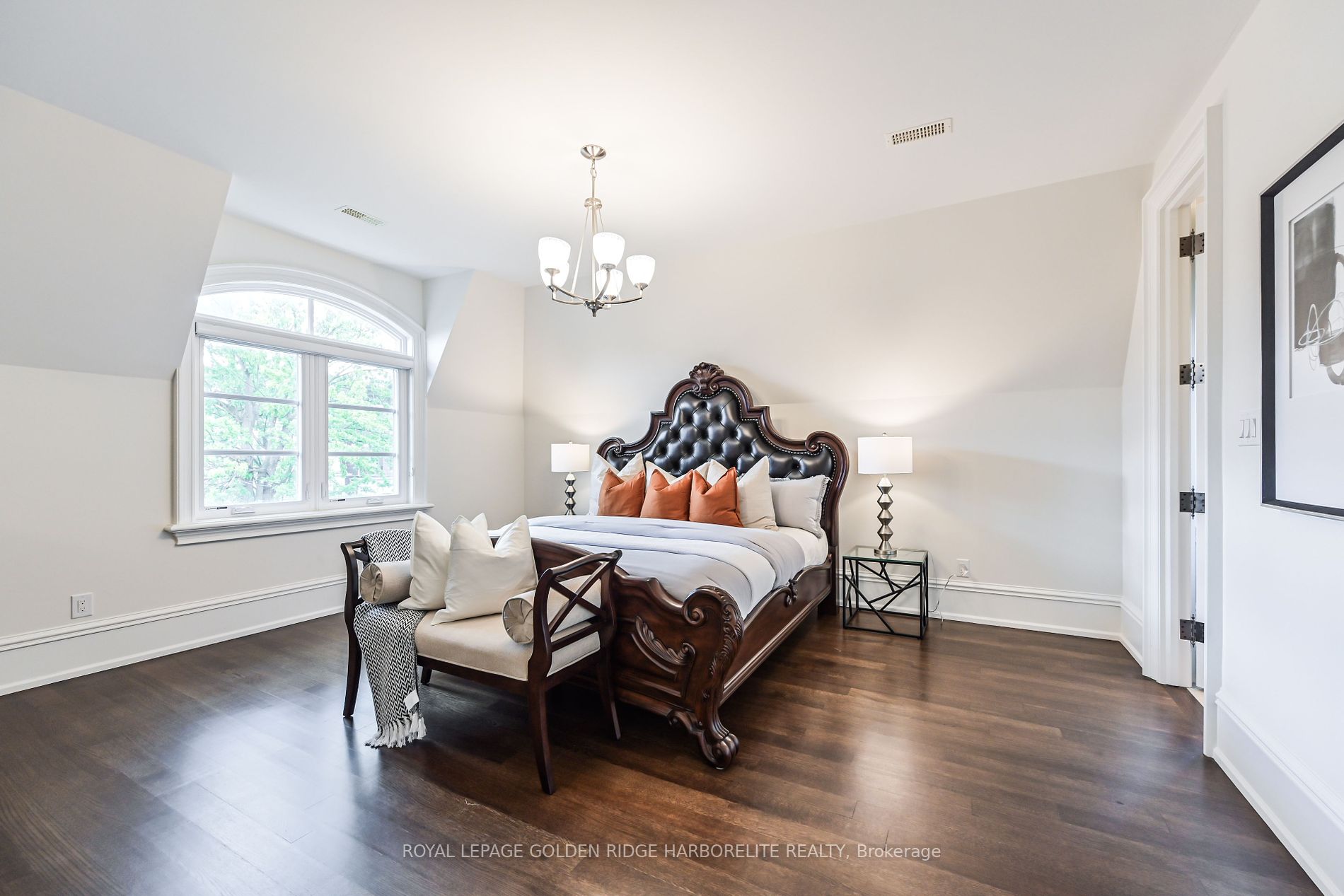 148 Hillsview Drive