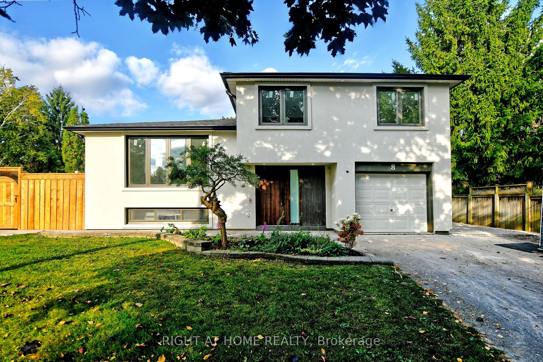 8 Hill Drive