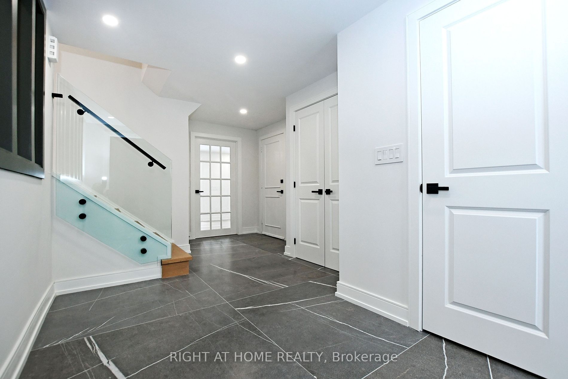8 Hill Drive
