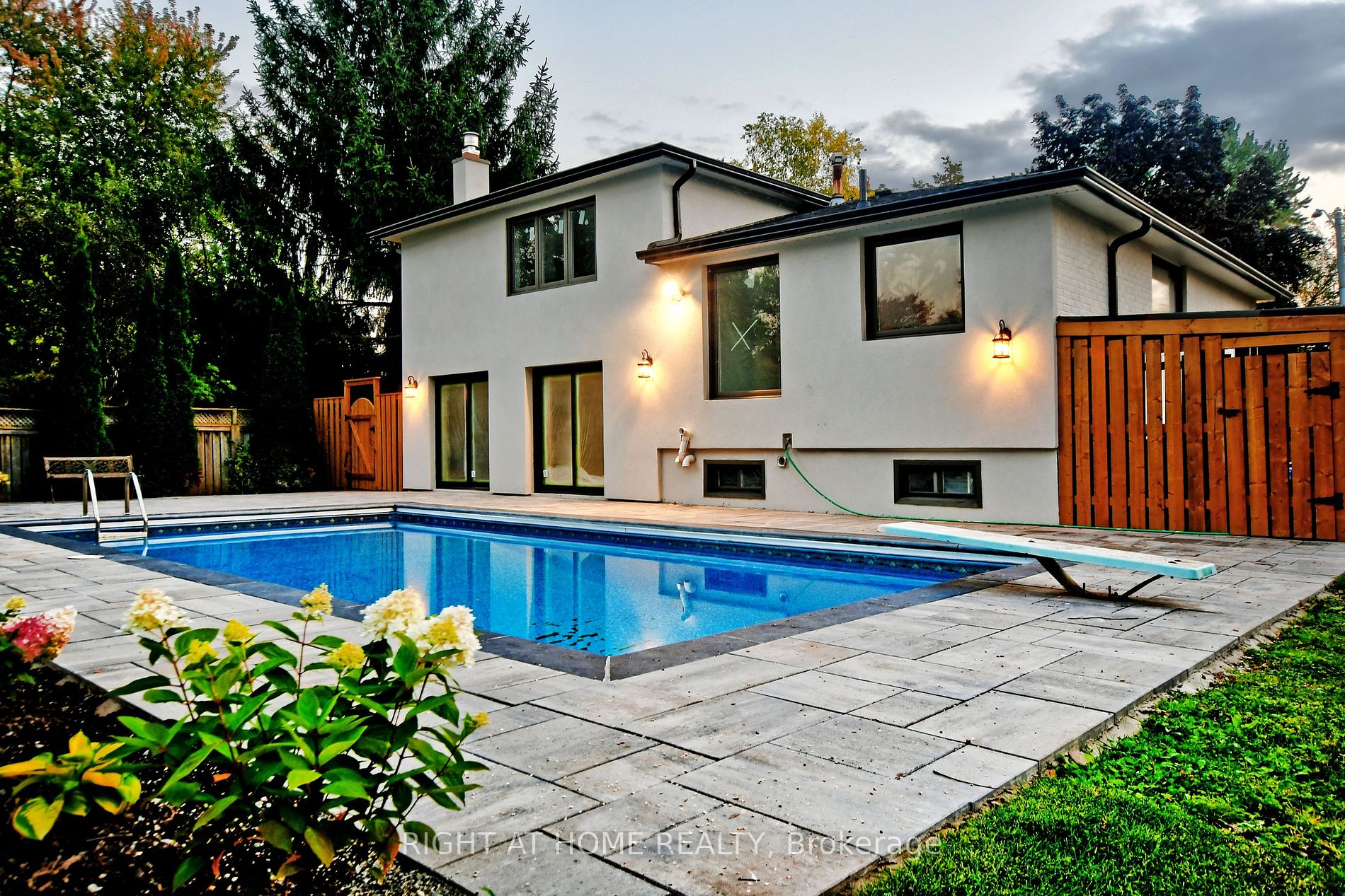 8 Hill Drive