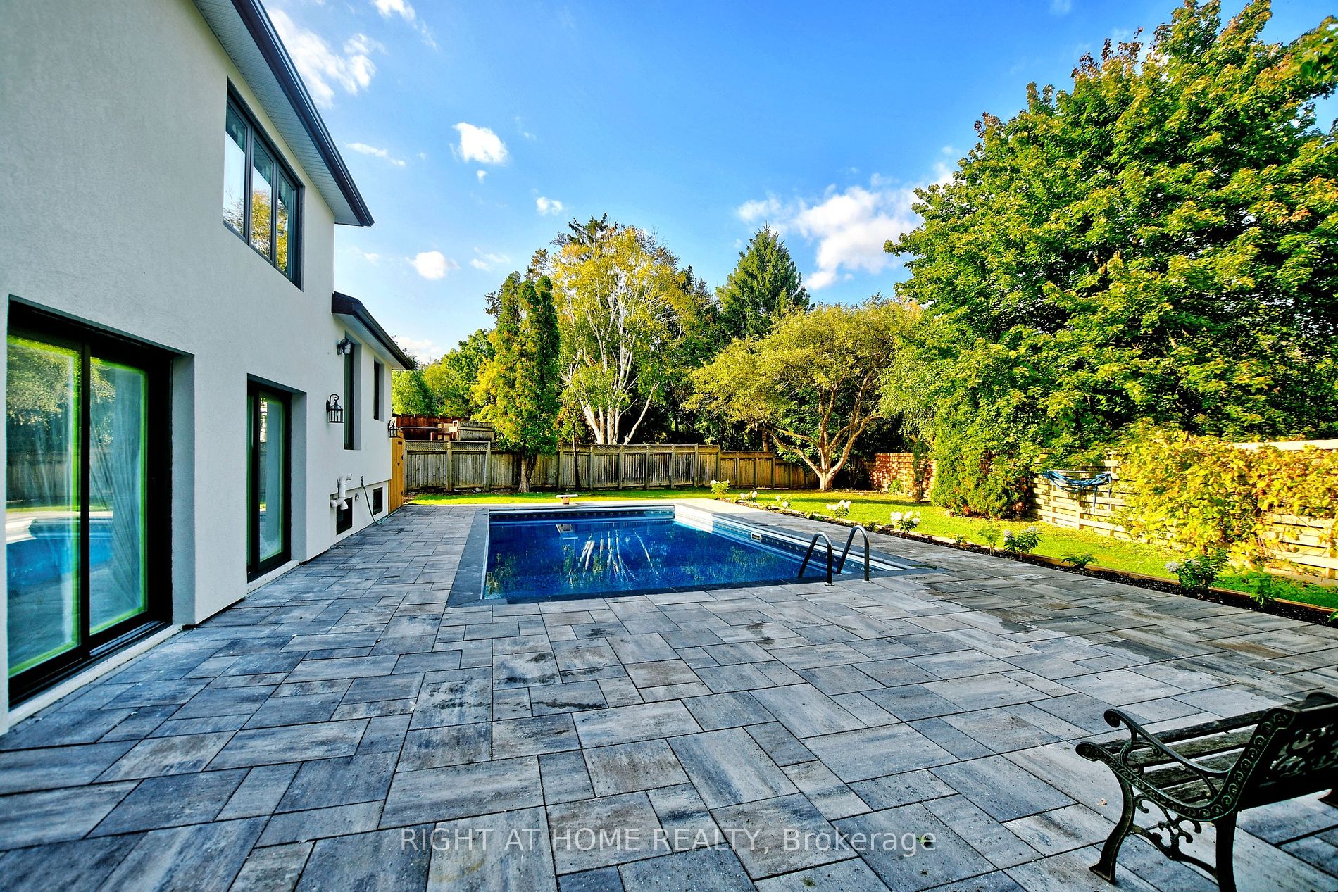 8 Hill Drive