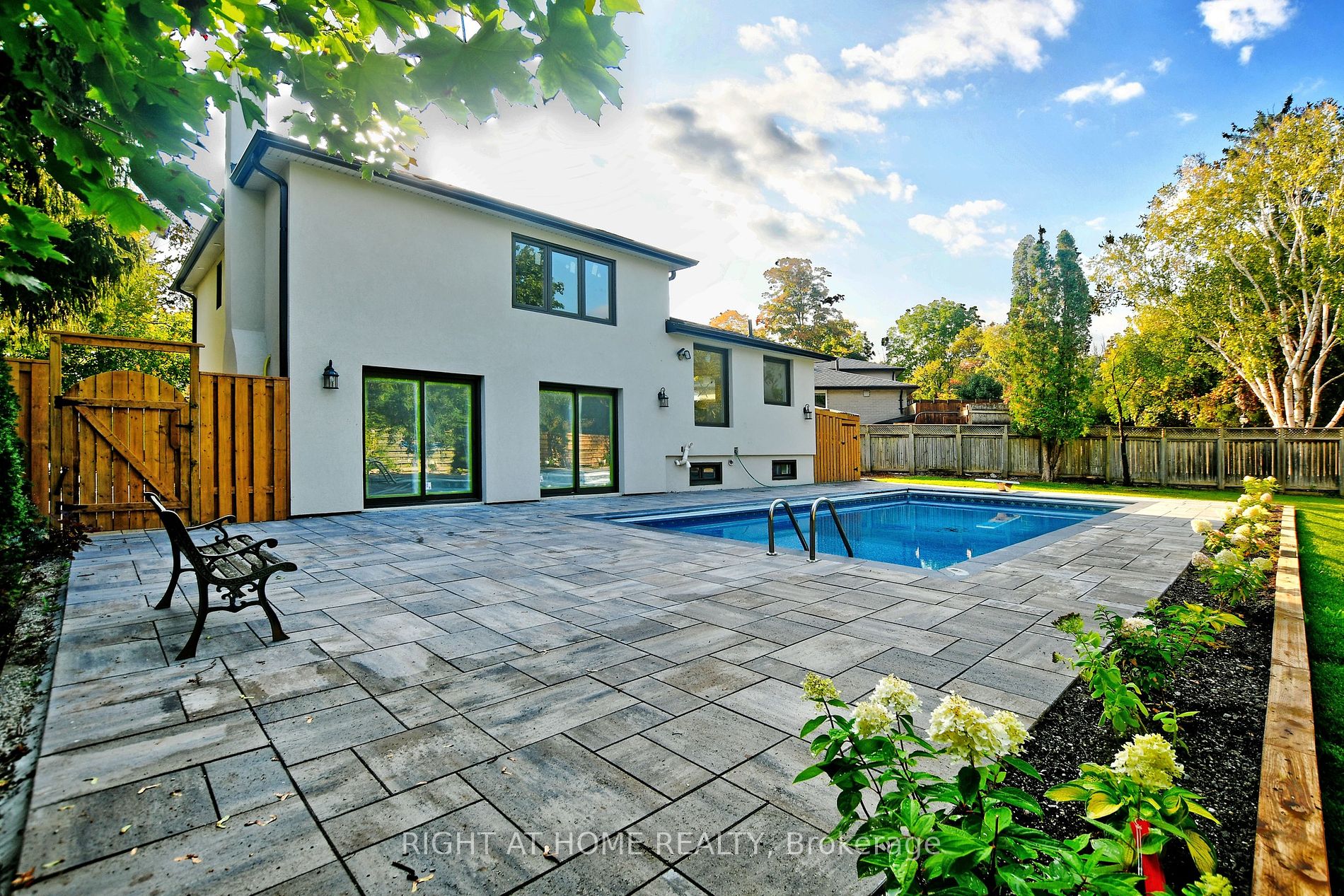 8 Hill Drive