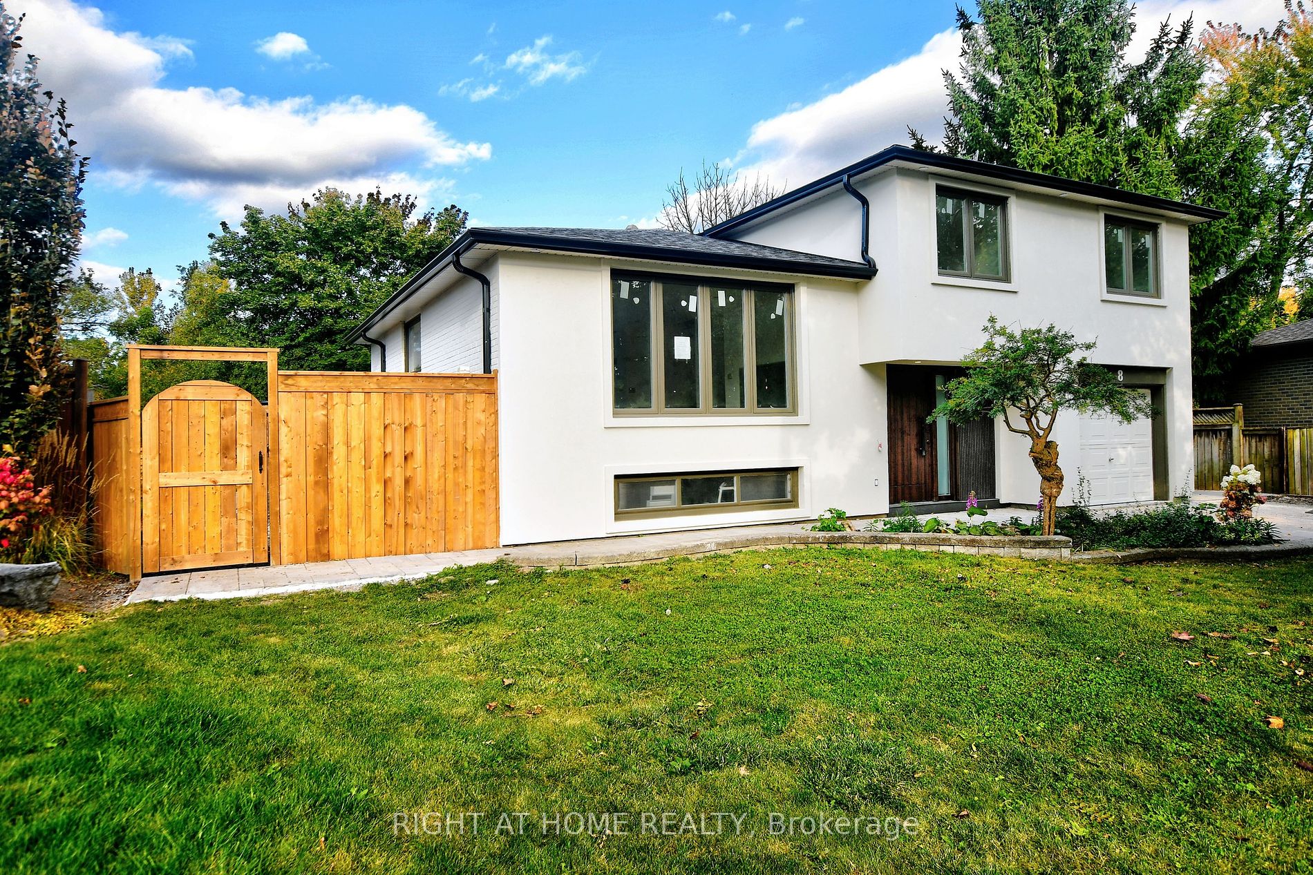 8 Hill Drive