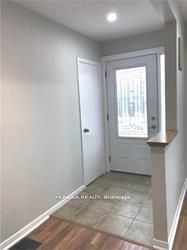 2 Hughes St