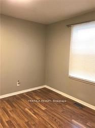 2 Hughes St
