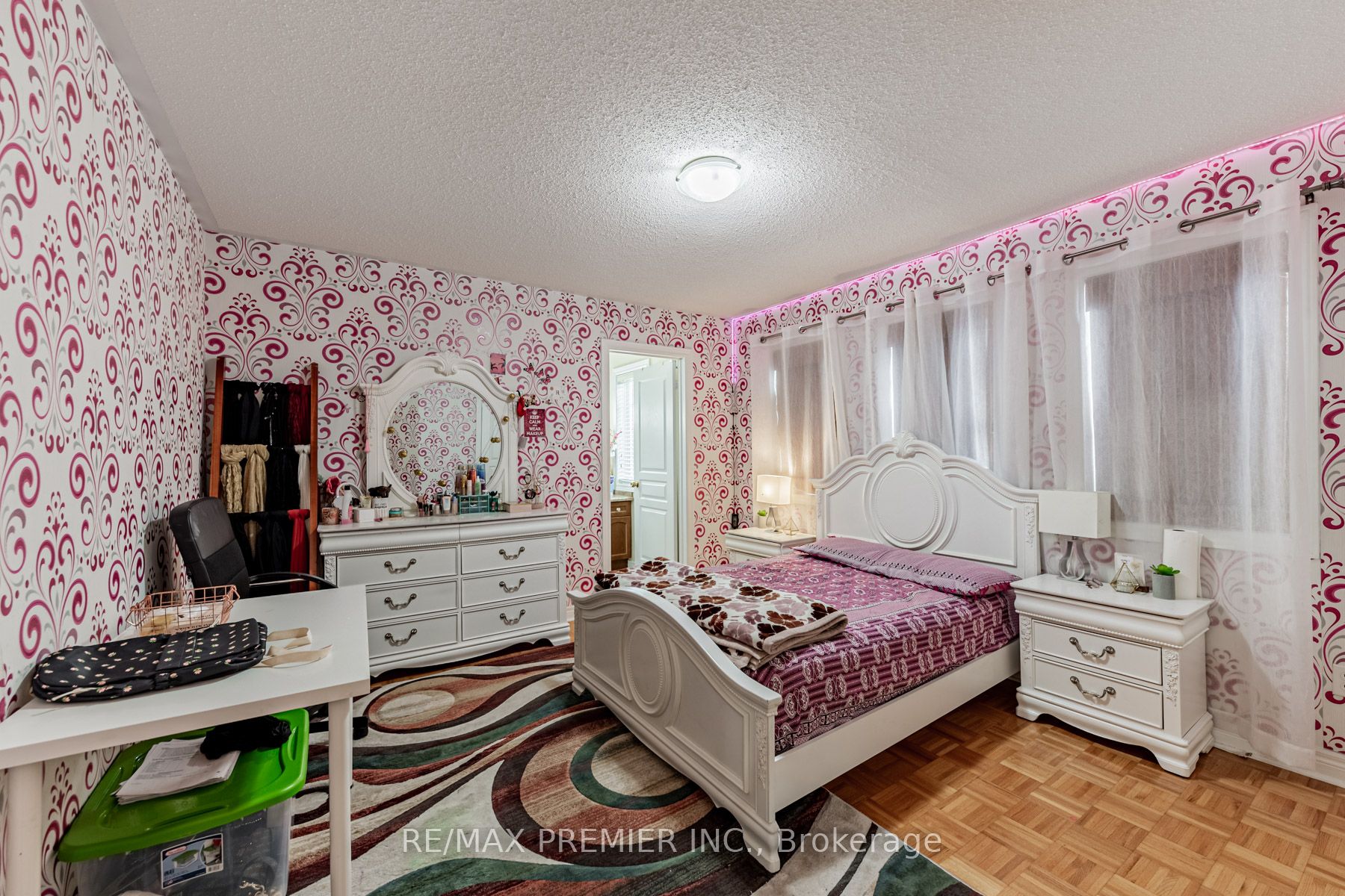 37 Colombo Cres