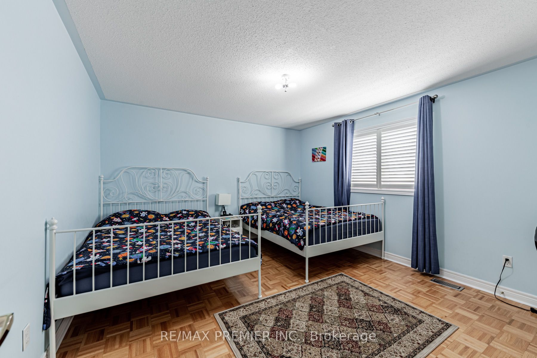 37 Colombo Cres
