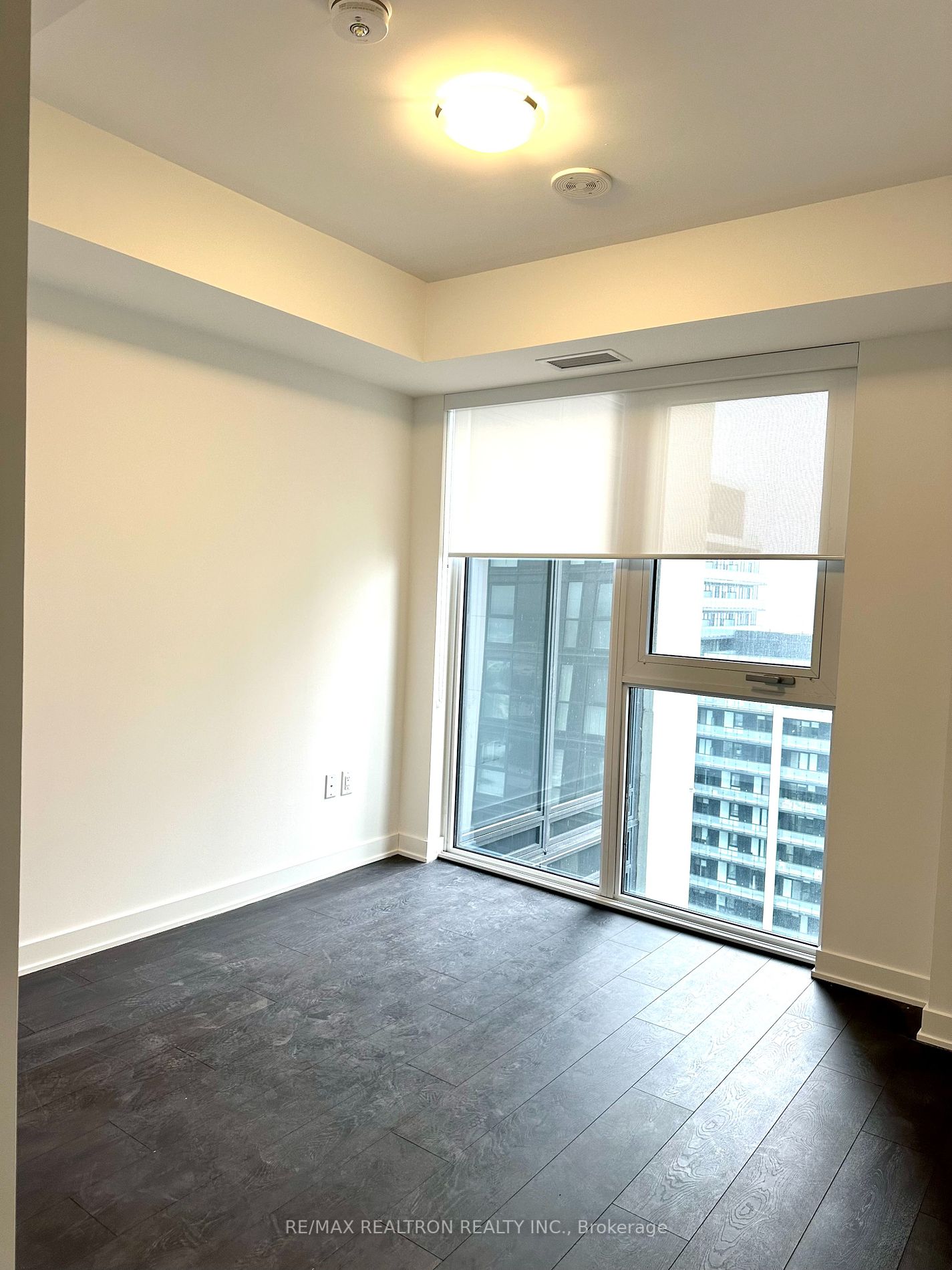 105 Oneida Cres, #1904