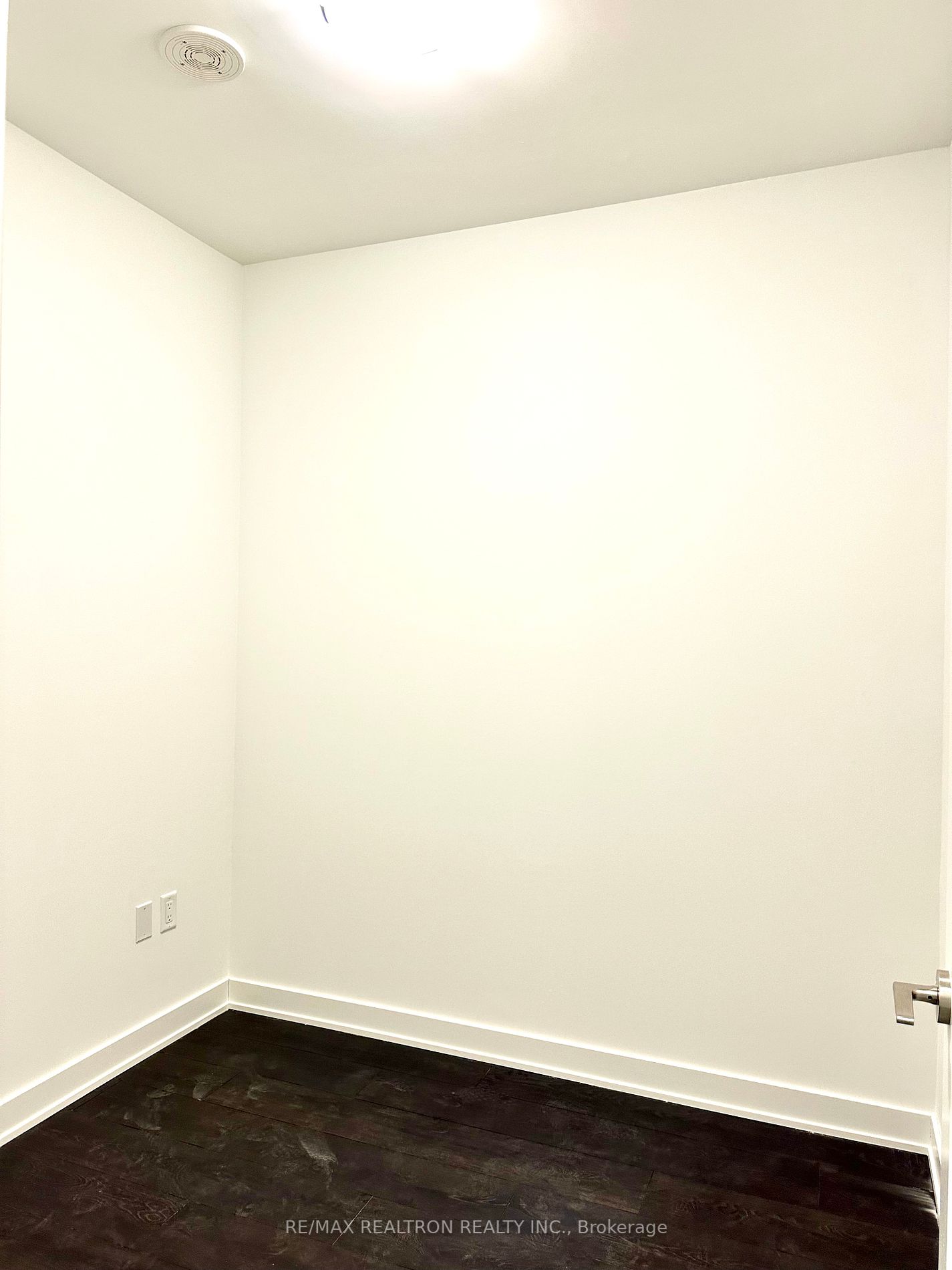 105 Oneida Cres, #1904