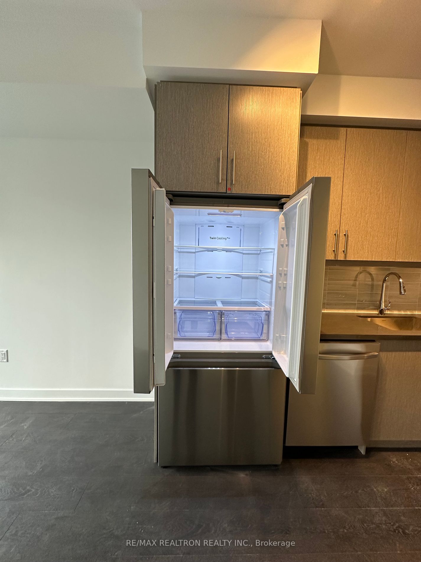 105 Oneida Cres, #1904