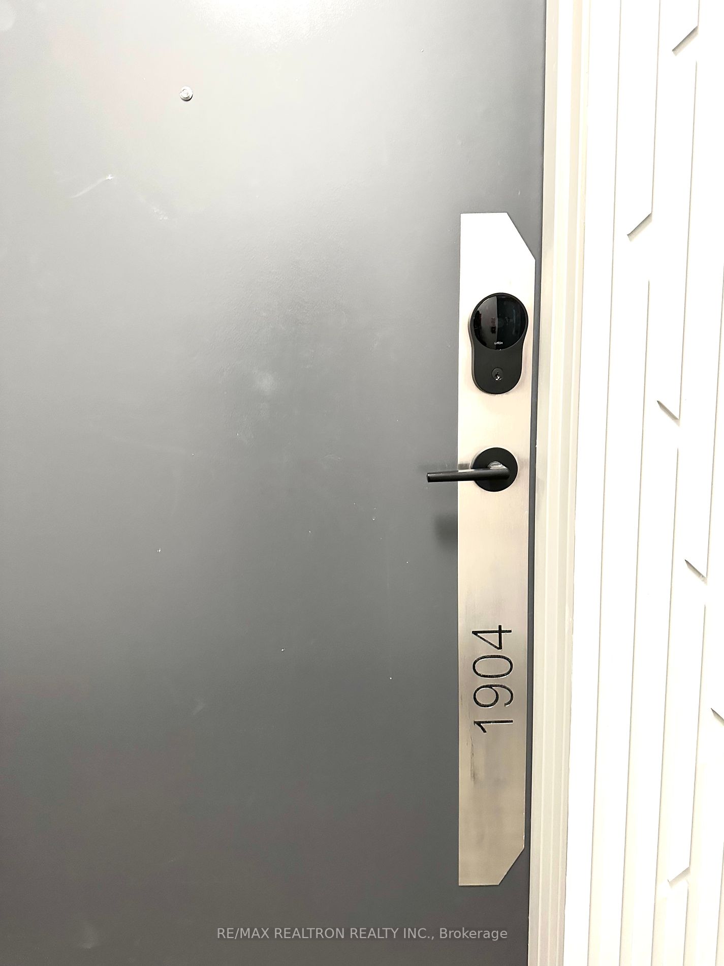 105 Oneida Cres, #1904