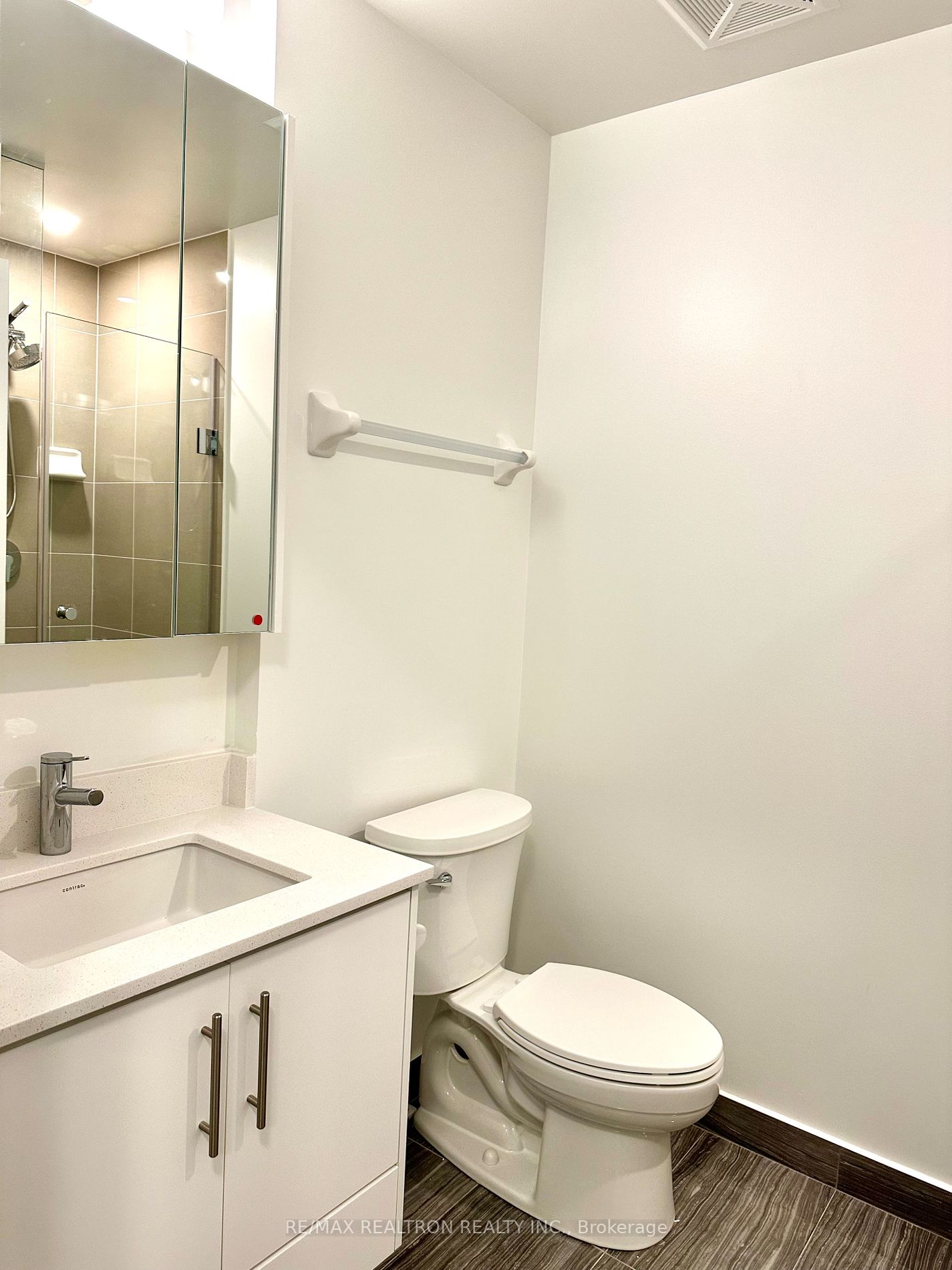 105 Oneida Cres, #1904