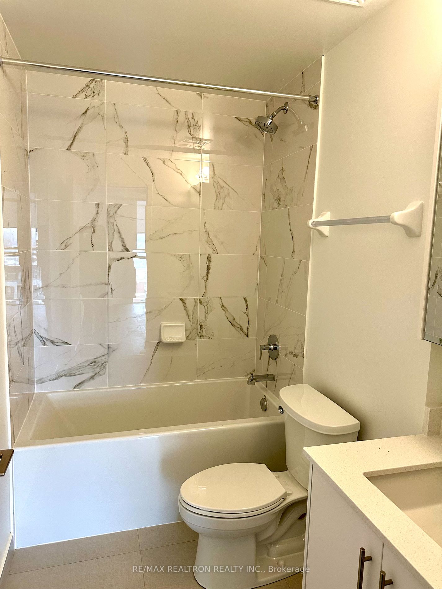 105 Oneida Cres, #1904