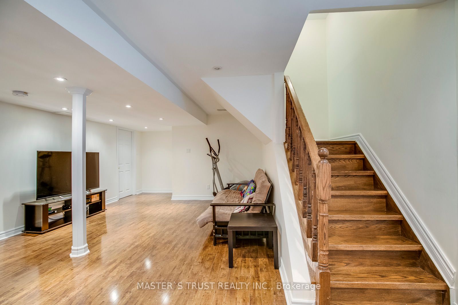 626 Society Crescent