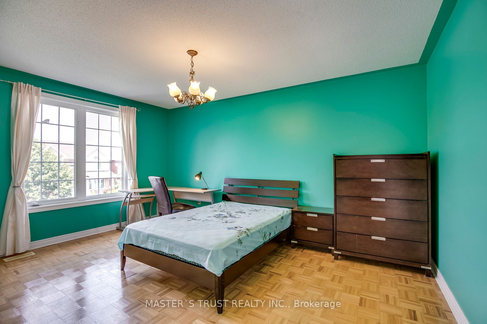 626 Society Crescent