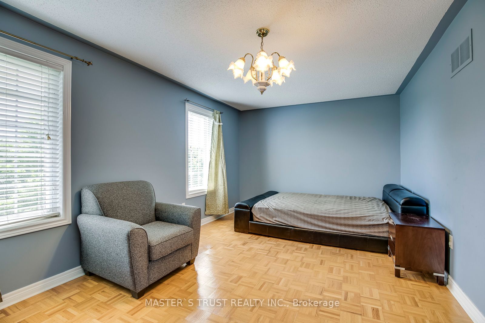 626 Society Crescent