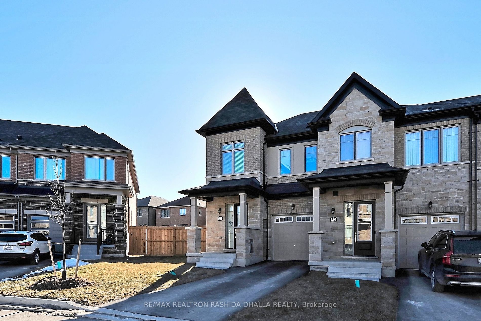 61 Seedling Crescent