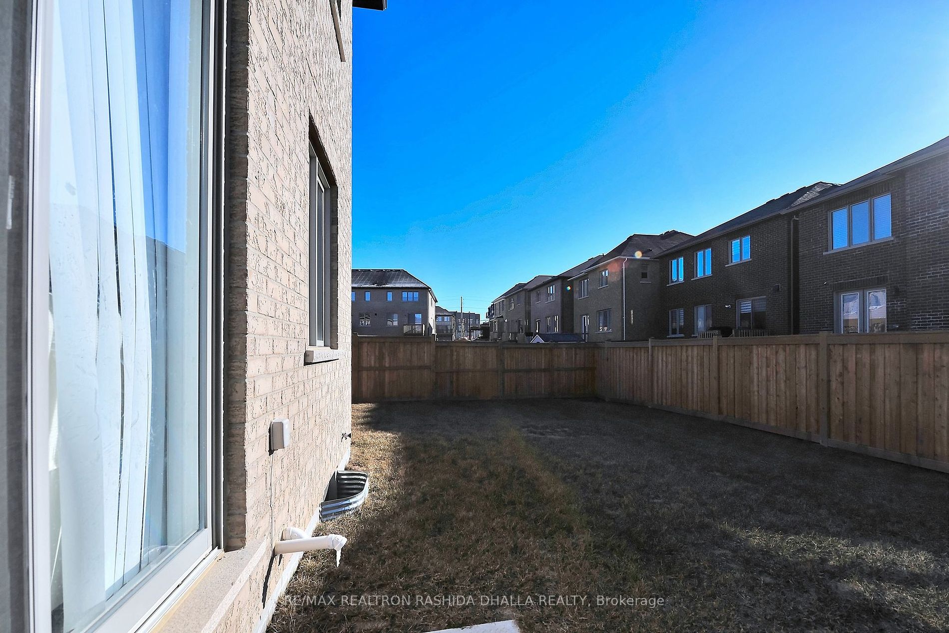 61 Seedling Crescent