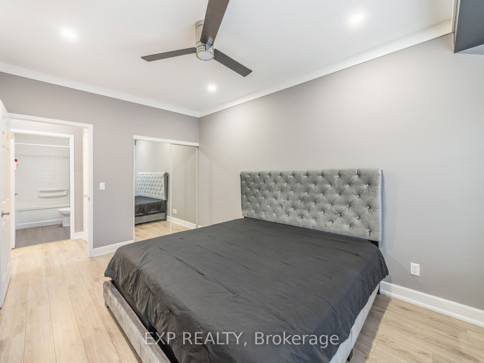 9973 Keele St, #106