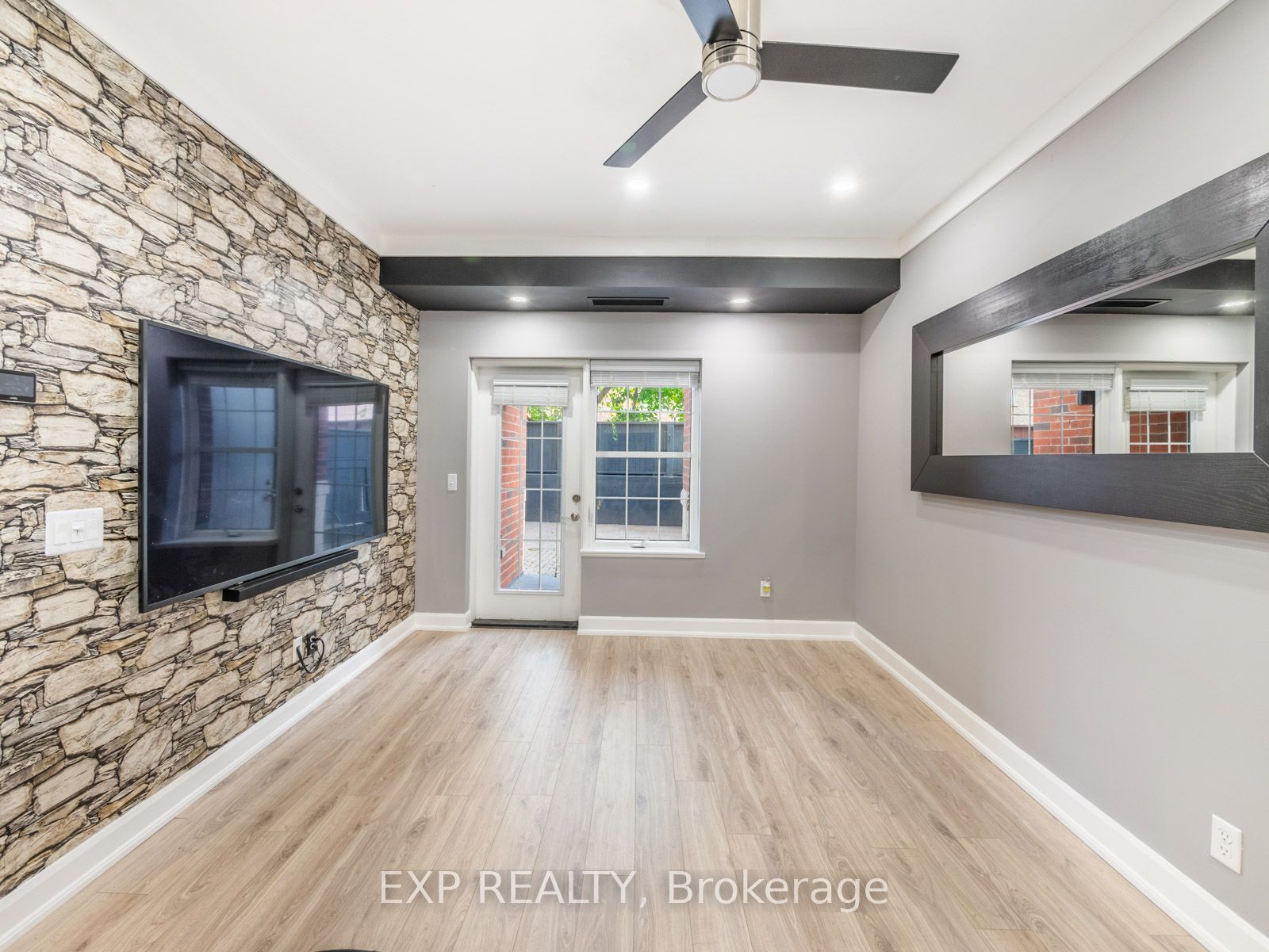 9973 Keele St, #106