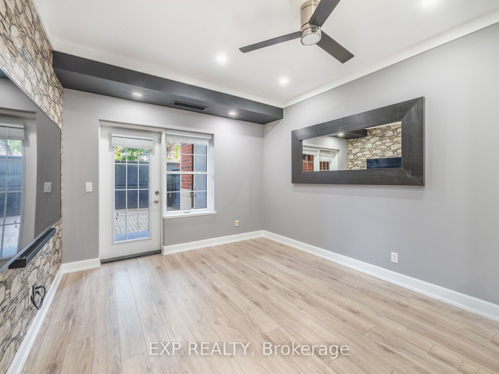 9973 Keele St, #106