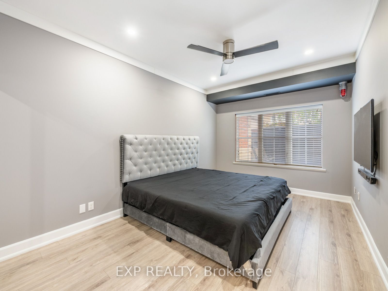 9973 Keele St, #106
