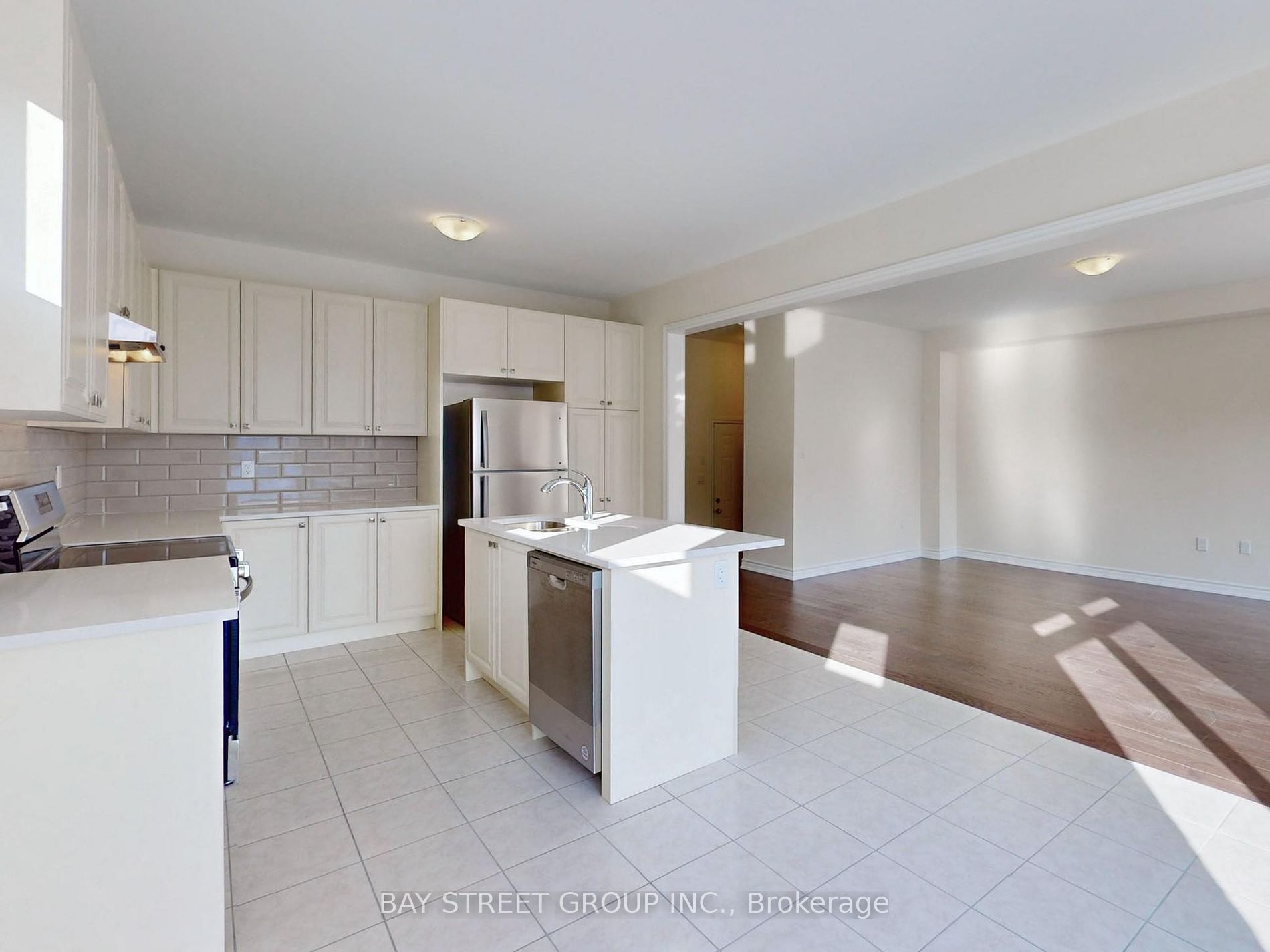 7 Abeam Street