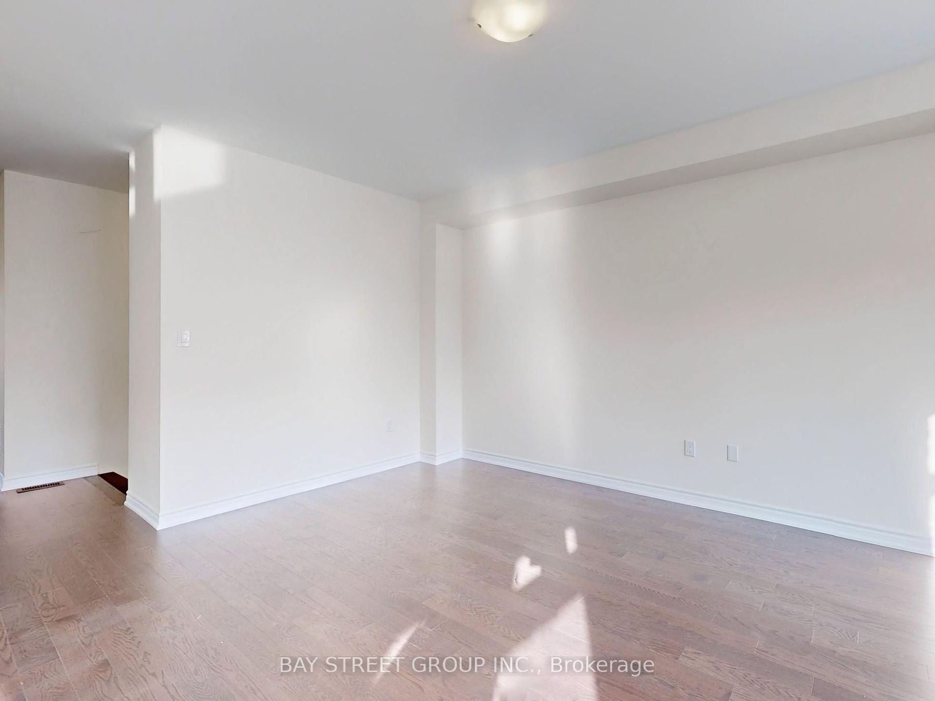 7 Abeam Street