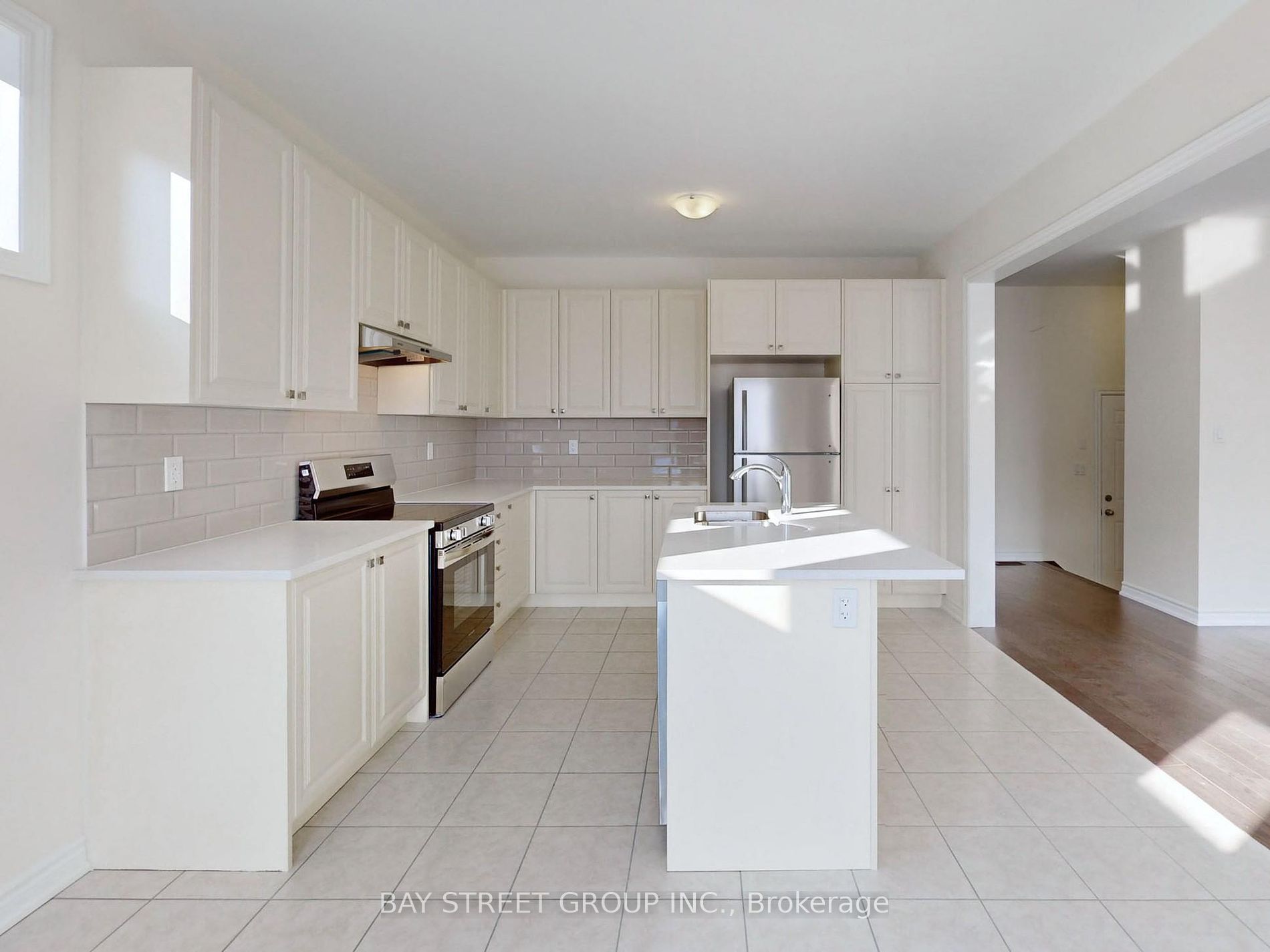 7 Abeam Street