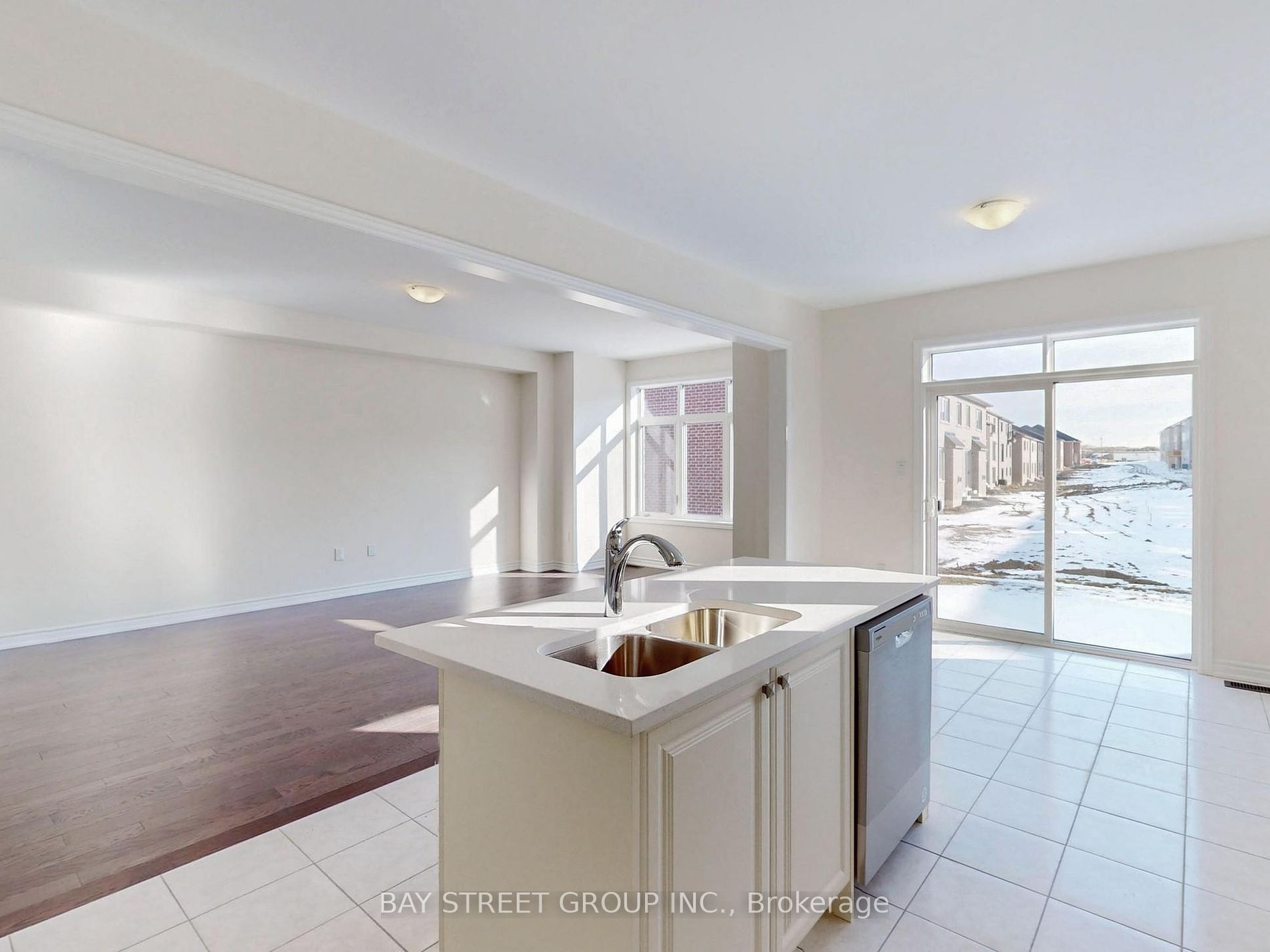 7 Abeam Street