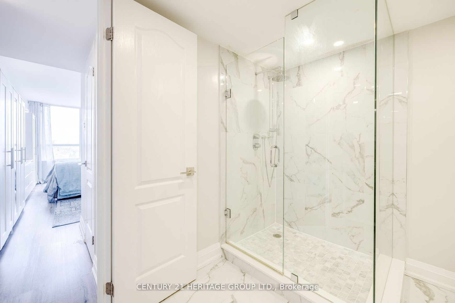 7 Townsgate Dr, #707