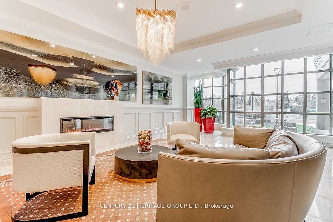 7 Townsgate Dr, #707