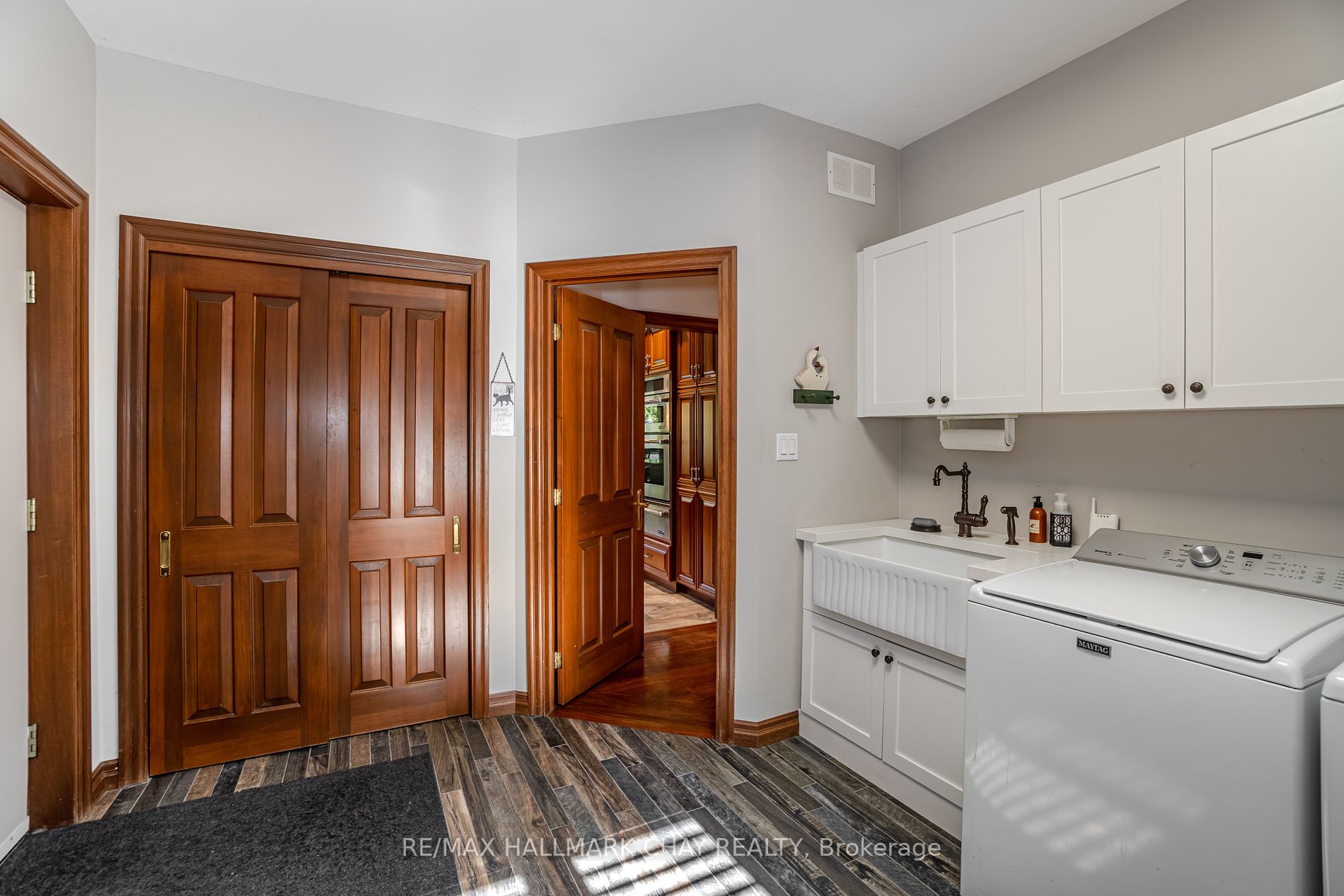 21 Tecumseth Heights Dr