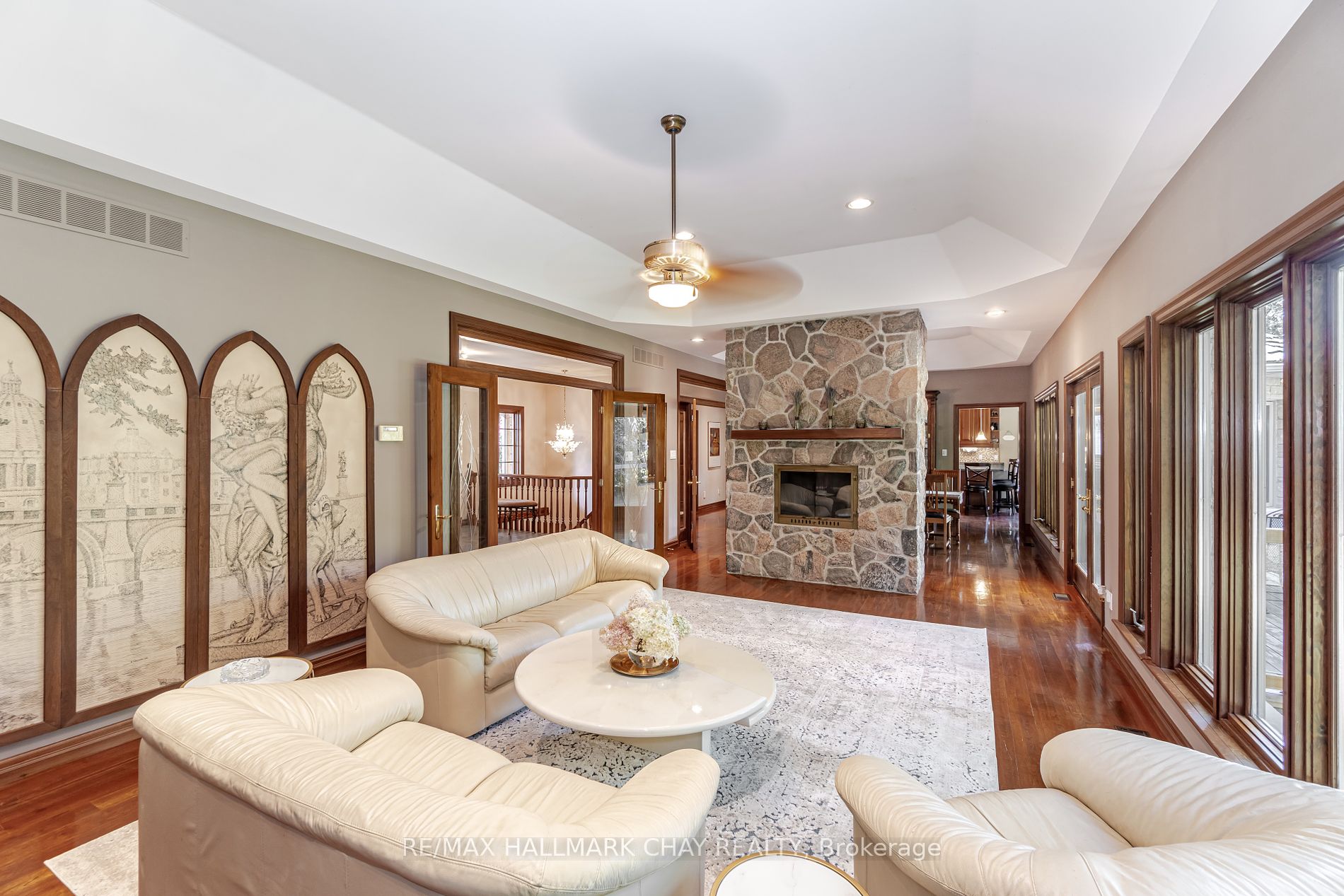21 Tecumseth Heights Dr
