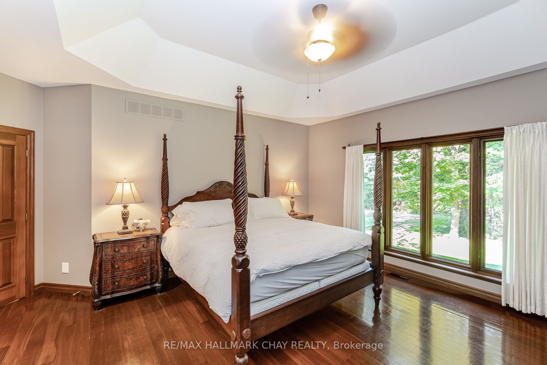 21 Tecumseth Heights Dr