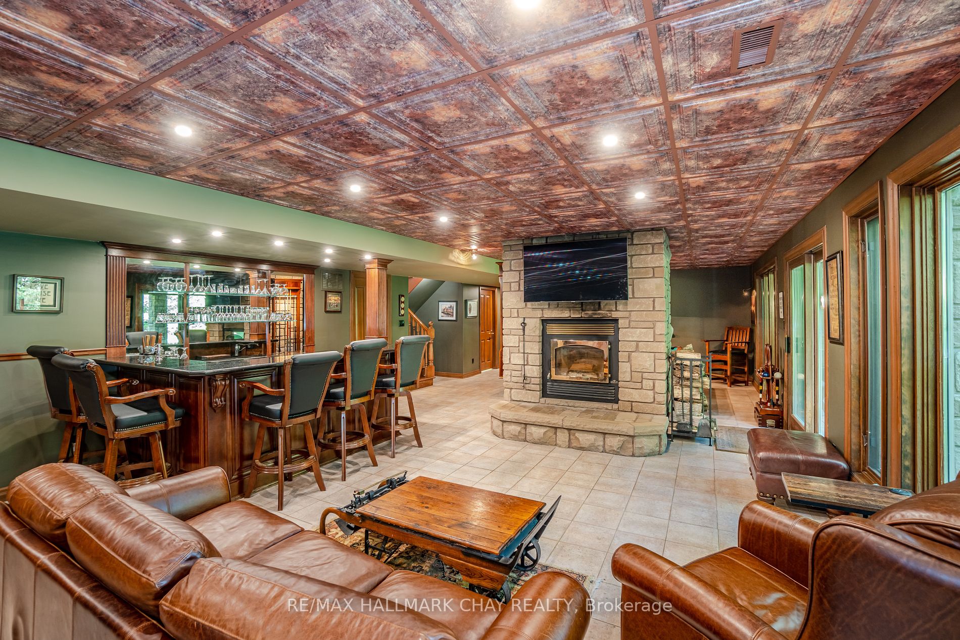 21 Tecumseth Heights Dr