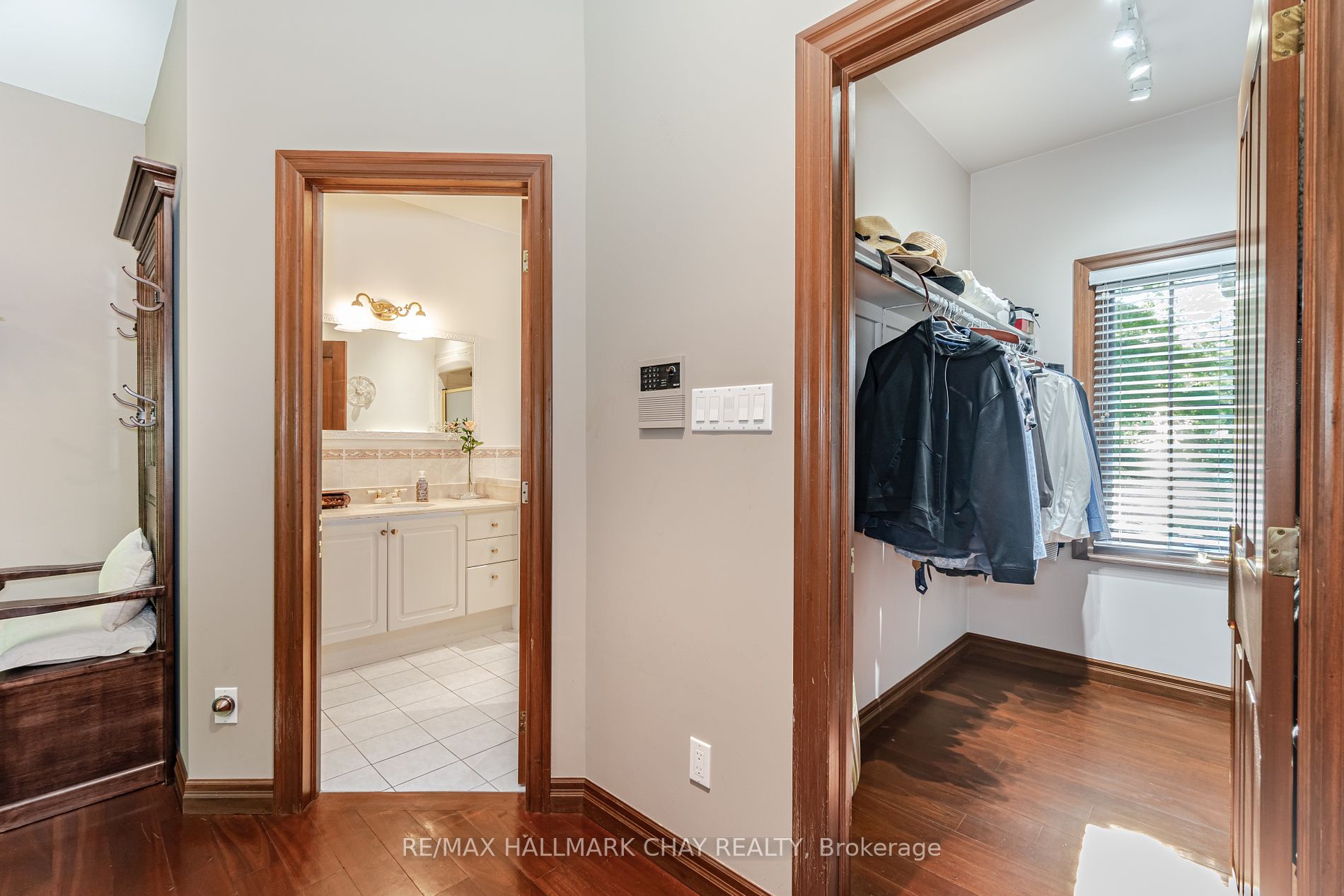 21 Tecumseth Heights Dr
