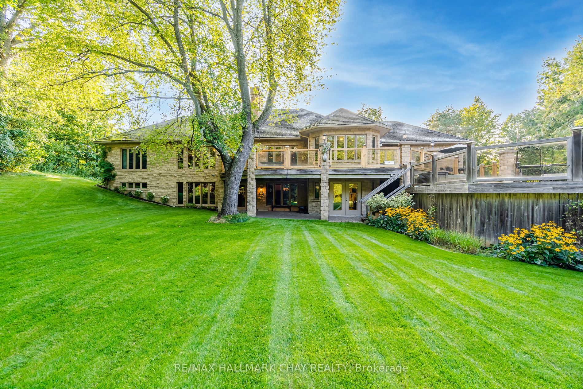 21 Tecumseth Heights Dr