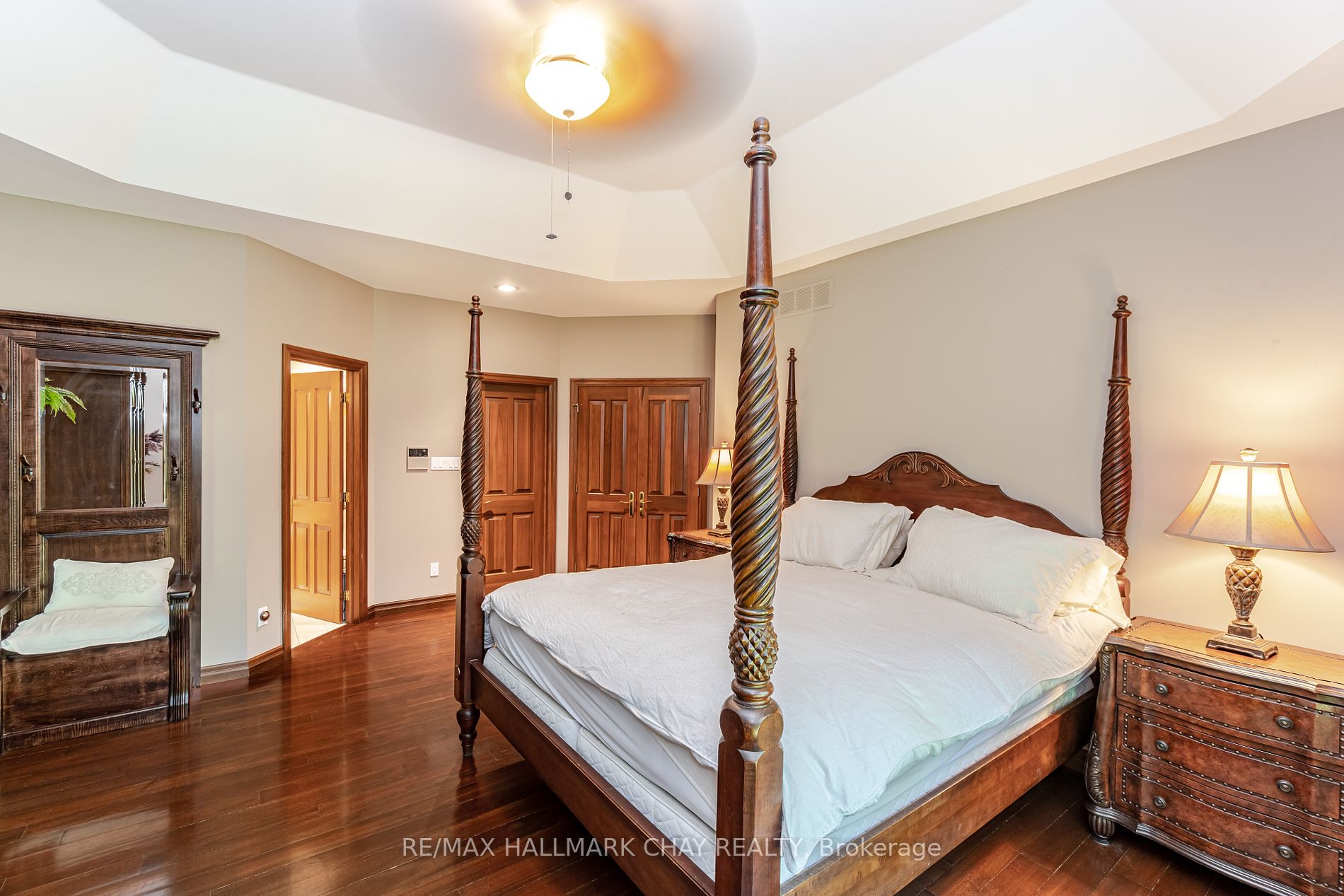 21 Tecumseth Heights Dr