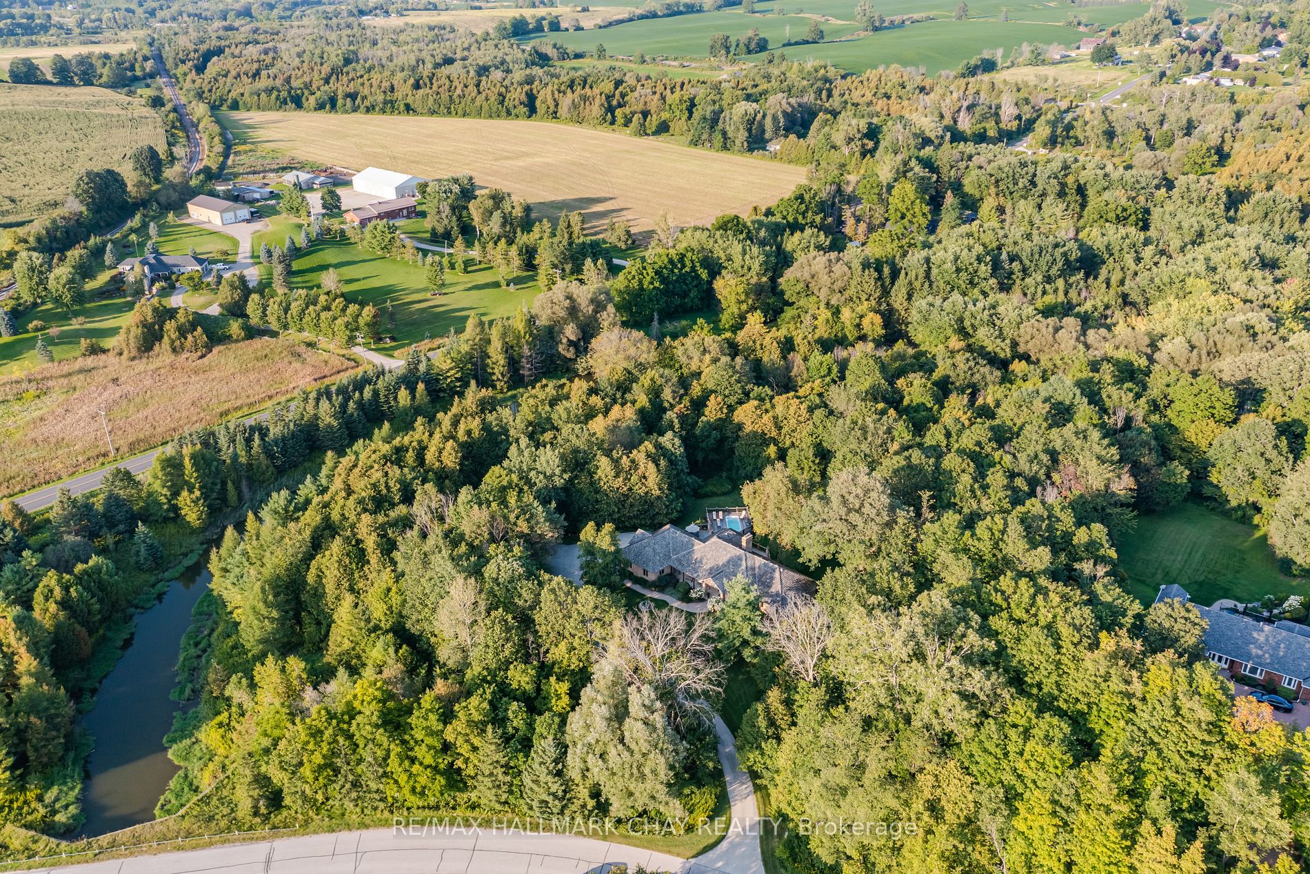21 Tecumseth Heights Dr
