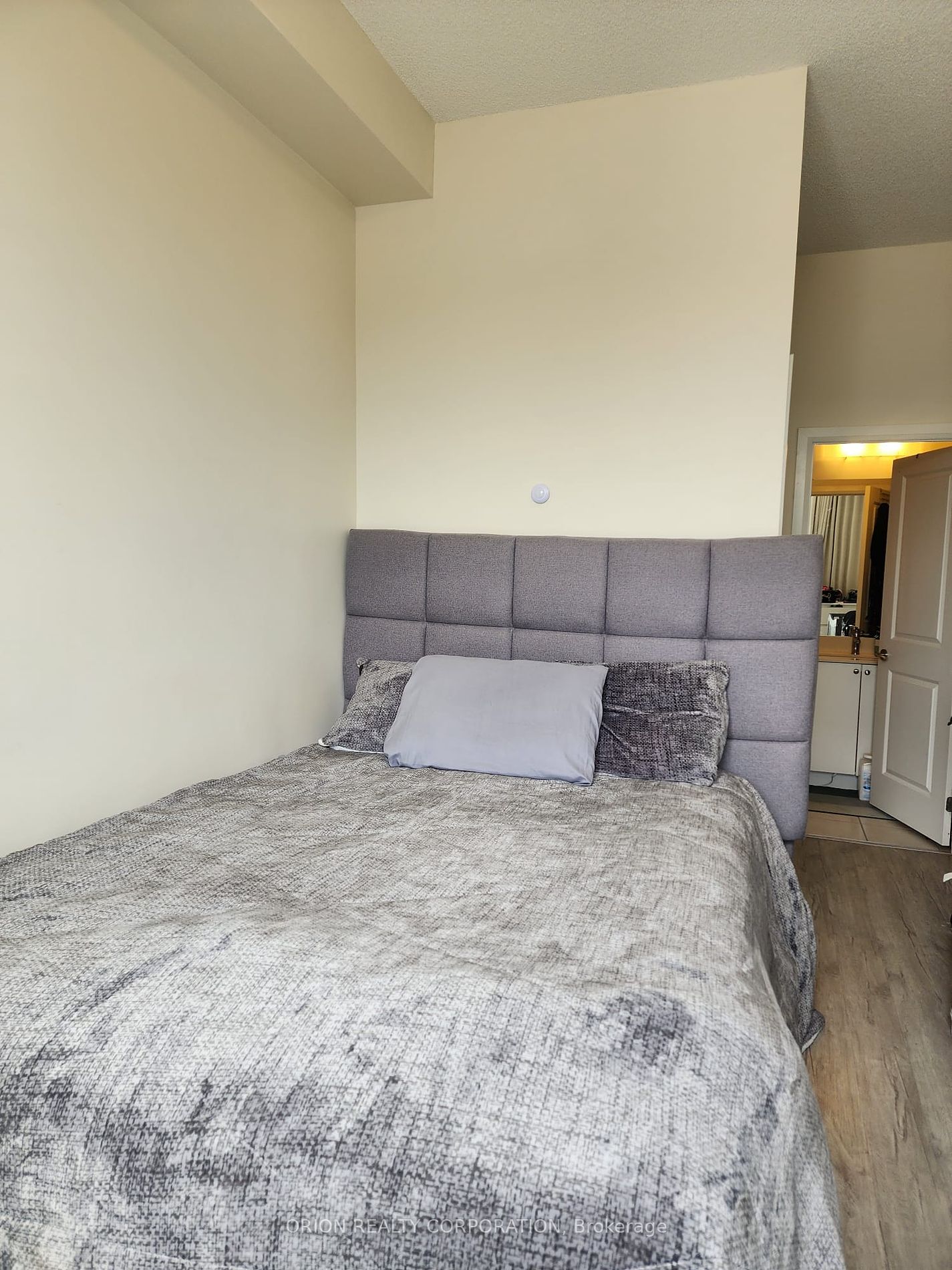 4700 HIGHWAY 7 Rd, #215