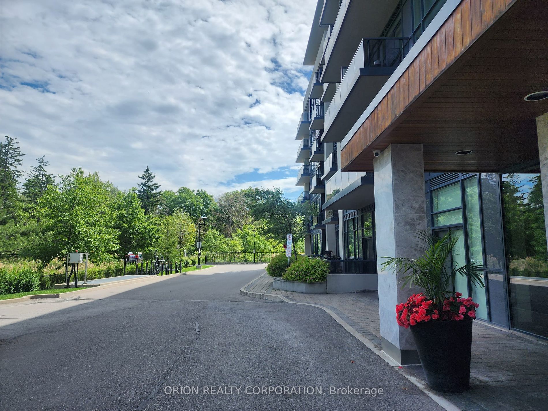 4700 HIGHWAY 7 Rd, #215