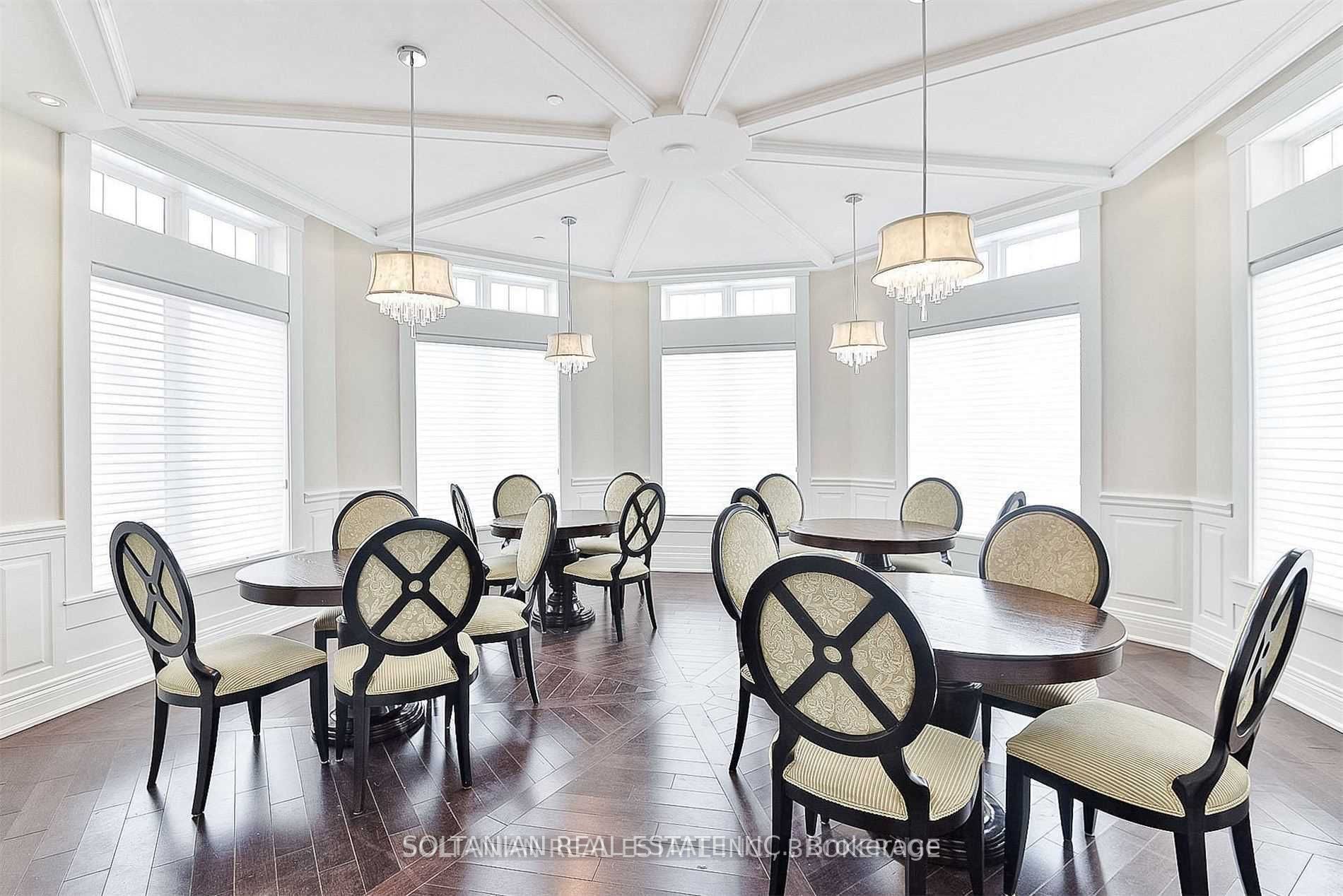 80 Burns Blvd, #425