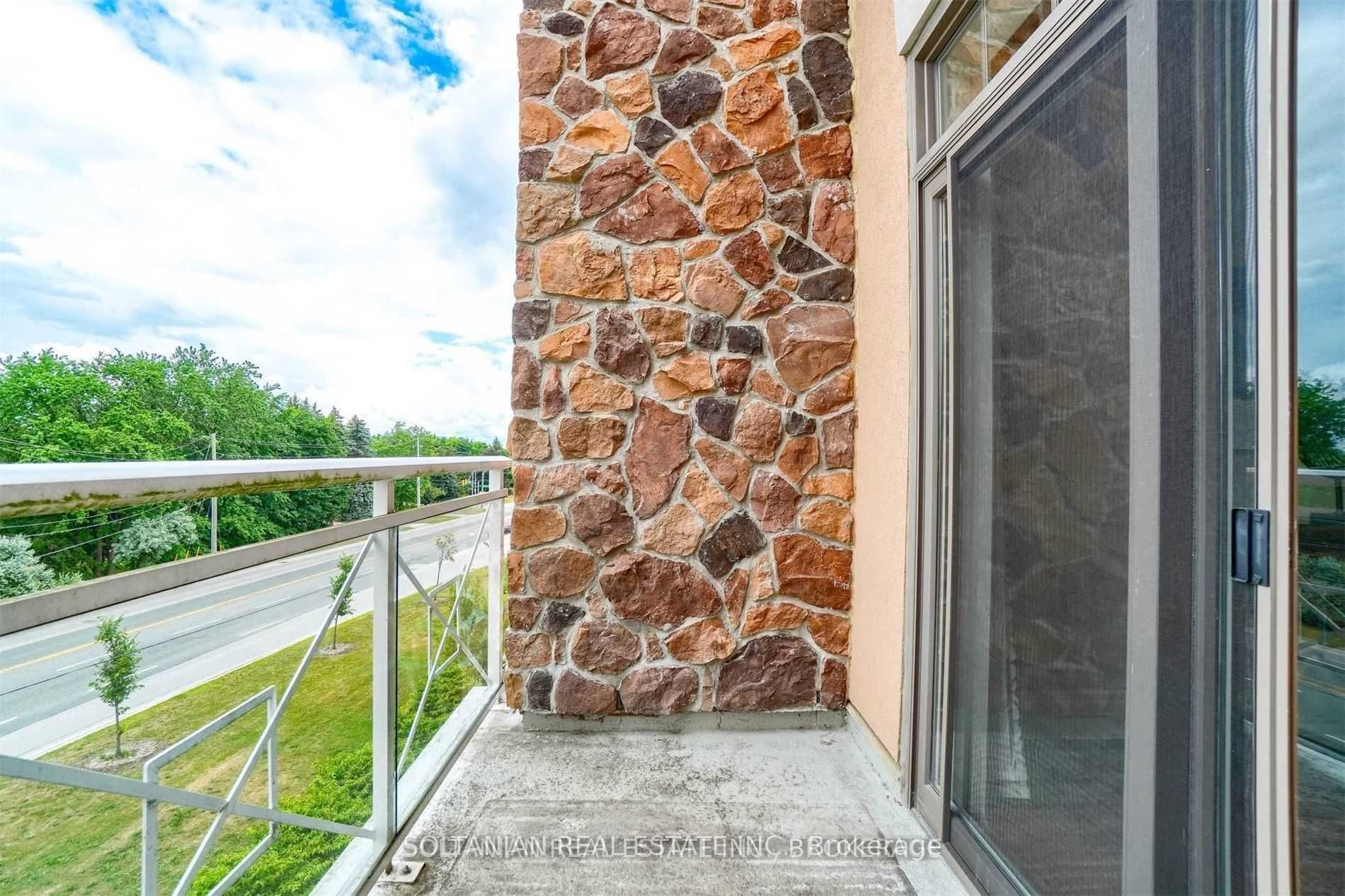 80 Burns Blvd, #425